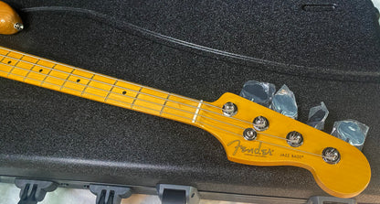 NEW ! Fender American Professional Jazz Bass Maple Fingerboard - Ash Body - Natural Finish - 8.8lbs - Authorized Dealer - In-Stock! G07810
