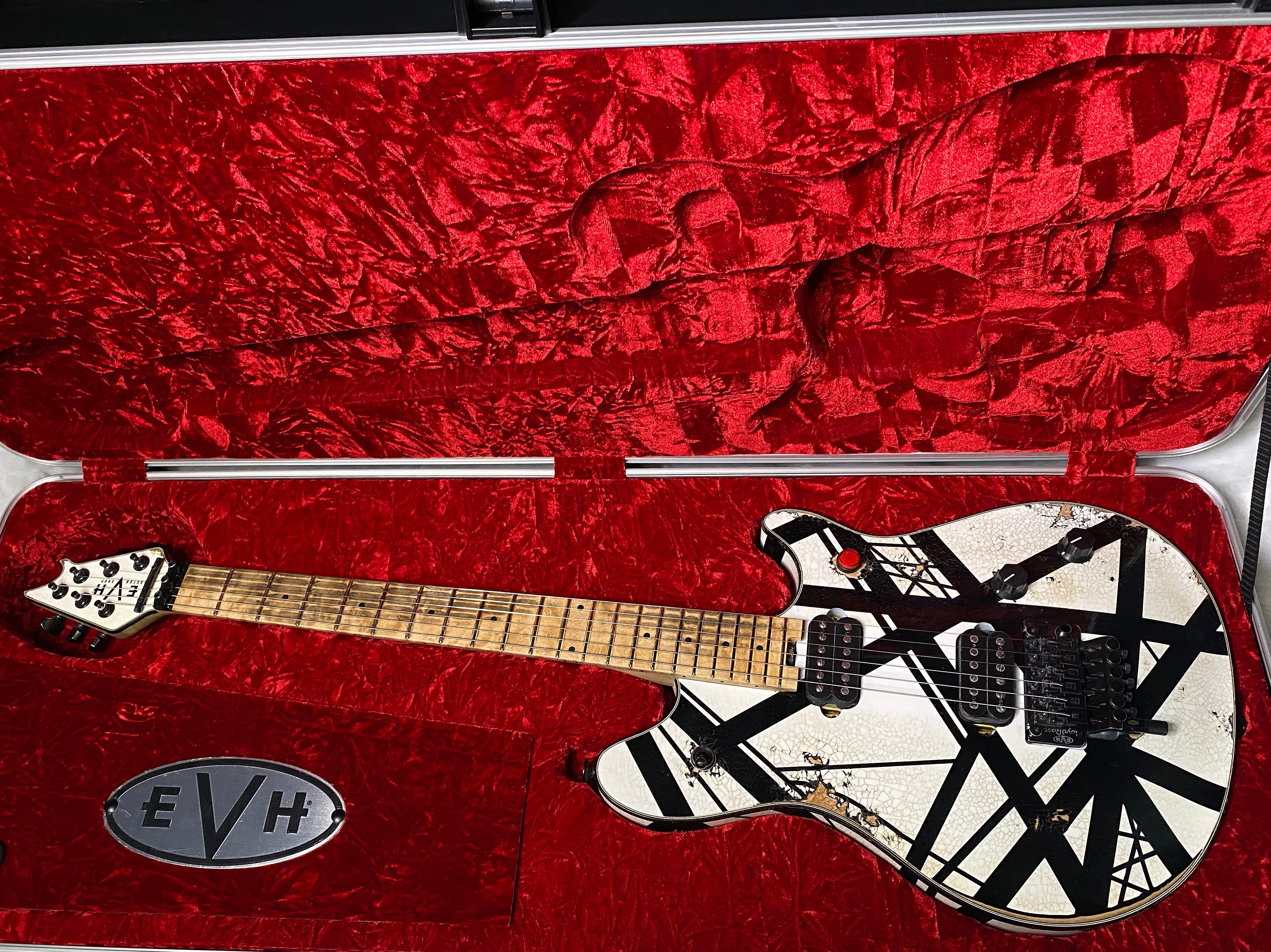 NEW! EVH Custom Shop Wolfgang Special Edition Relic Black and White Stripes - 7.7lbs - ULTRA RARE! Authorized Dealer - G07119