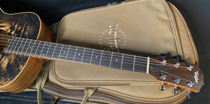 NEW Taylor Guitars 4 Vets GS Mini Americana Special Edition Acoustic Guitar - Custom Artwork - G05685