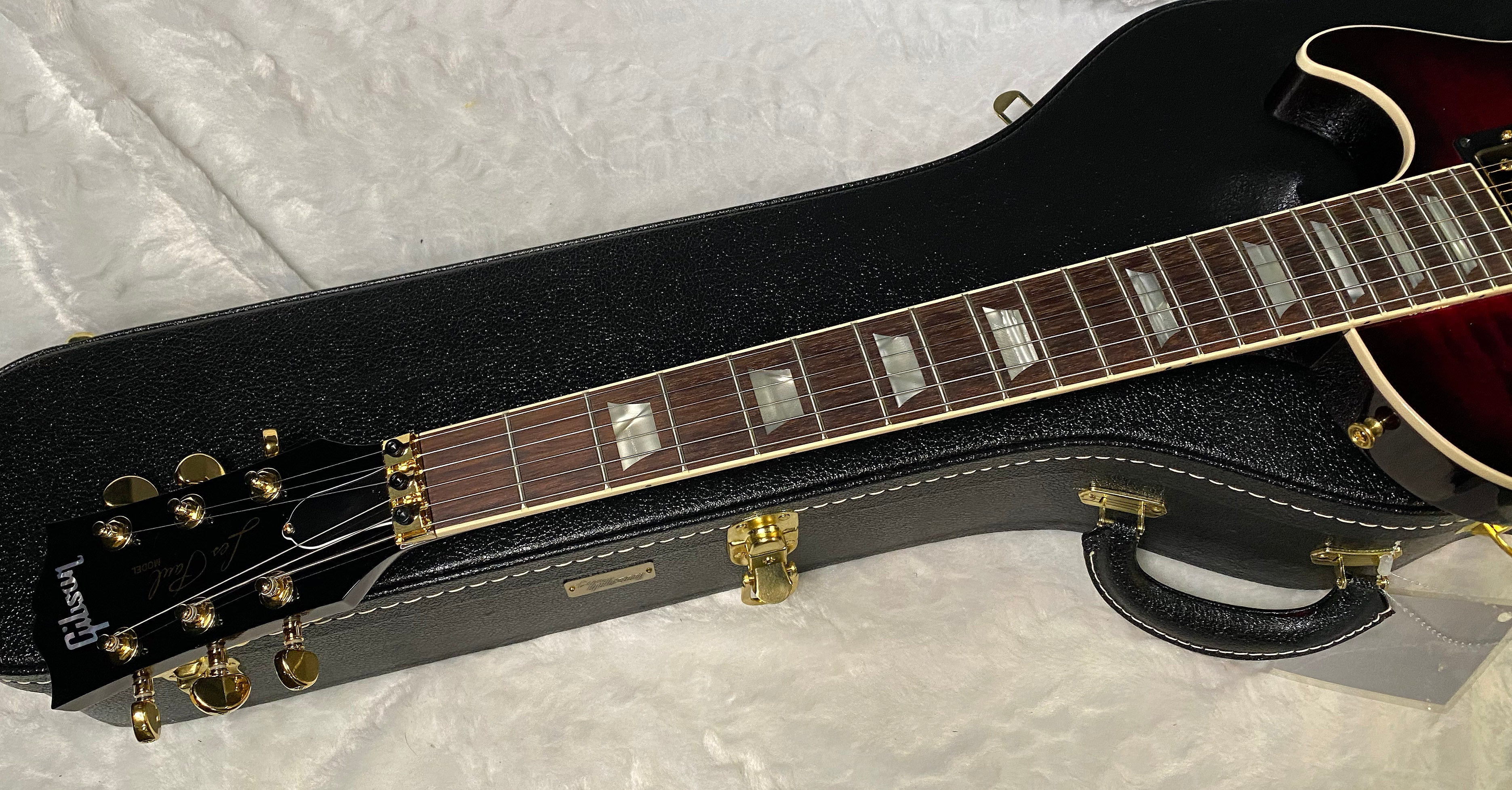 NEW! Gibson Custom Les Paul Axcess Standard Figured Top Floyd Rose Electric Guitar - Greatest Hits II - Authorized Dealer - Tri-Berry Burst - WOW! 8.35lbs - G07129