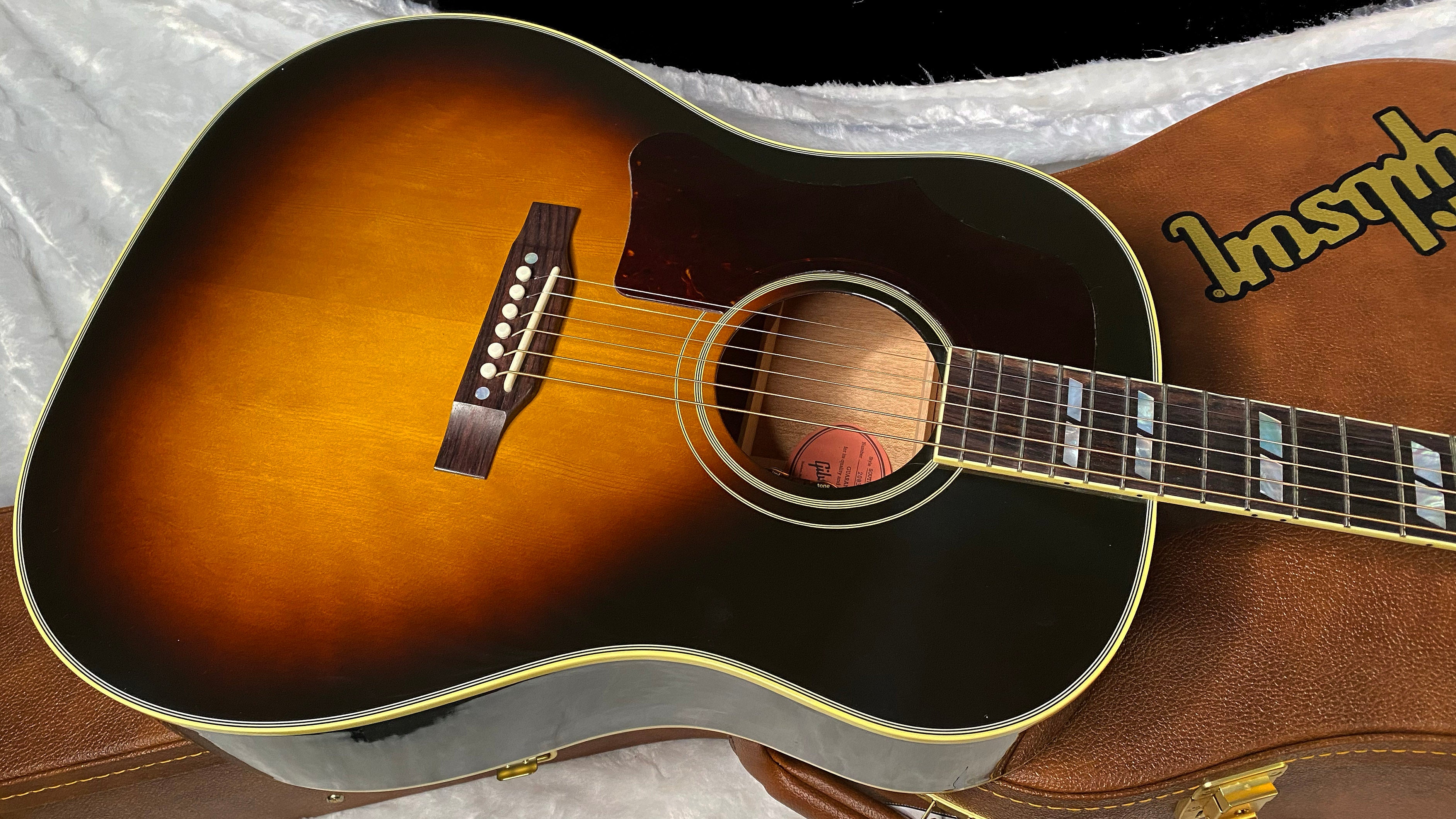 NEW ! Gibson Southern Jumbo Original - Left Handed - Vintage Sunburst - 4.35 lbs - Authorized Dealer - G07129