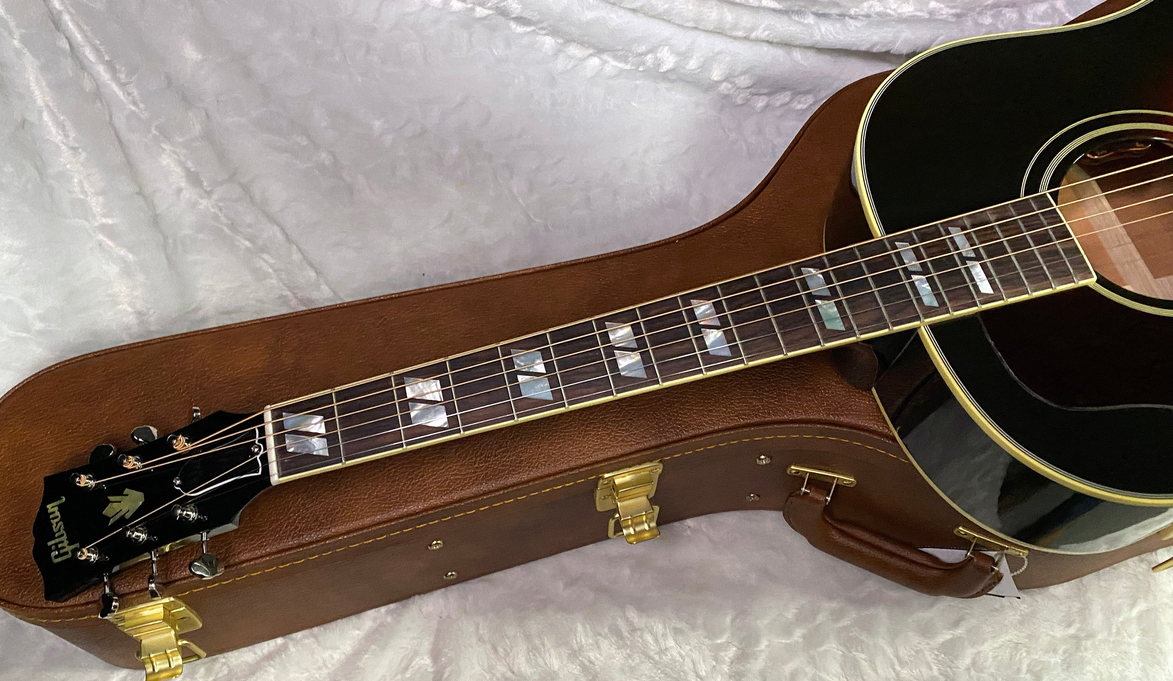 NEW ! Gibson Southern Jumbo Original - Left Handed - Vintage Sunburst - 4.35 lbs - Authorized Dealer - G07129