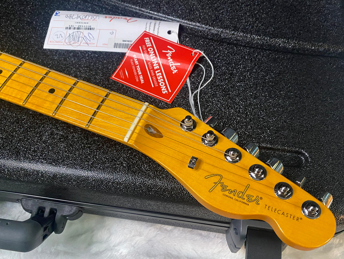 NEW ! Fender American Professional Telecaster - Maple Fingerboard - Ash Body - Natural Finish - 7.25 lbs - Authorized Dealer - G07851
