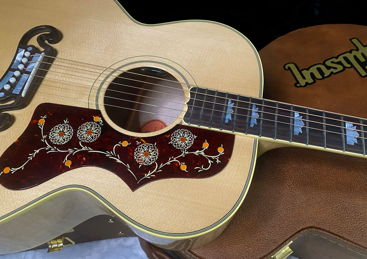 NEW ! Gibson SJ-200 Original Antique Natural - Baggs HiFi DNA System - 4.9 lbs - Authorized Dealer - Incredible Flamed Neck & Back! G07857