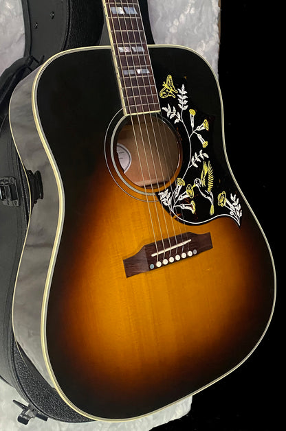 NEW ! Gibson Hummingbird Standard - Vintage Sunburst - Acoustic Electric - Baggs HiFi DNA System - Authorized Dealer - 4.9lbs - G07863