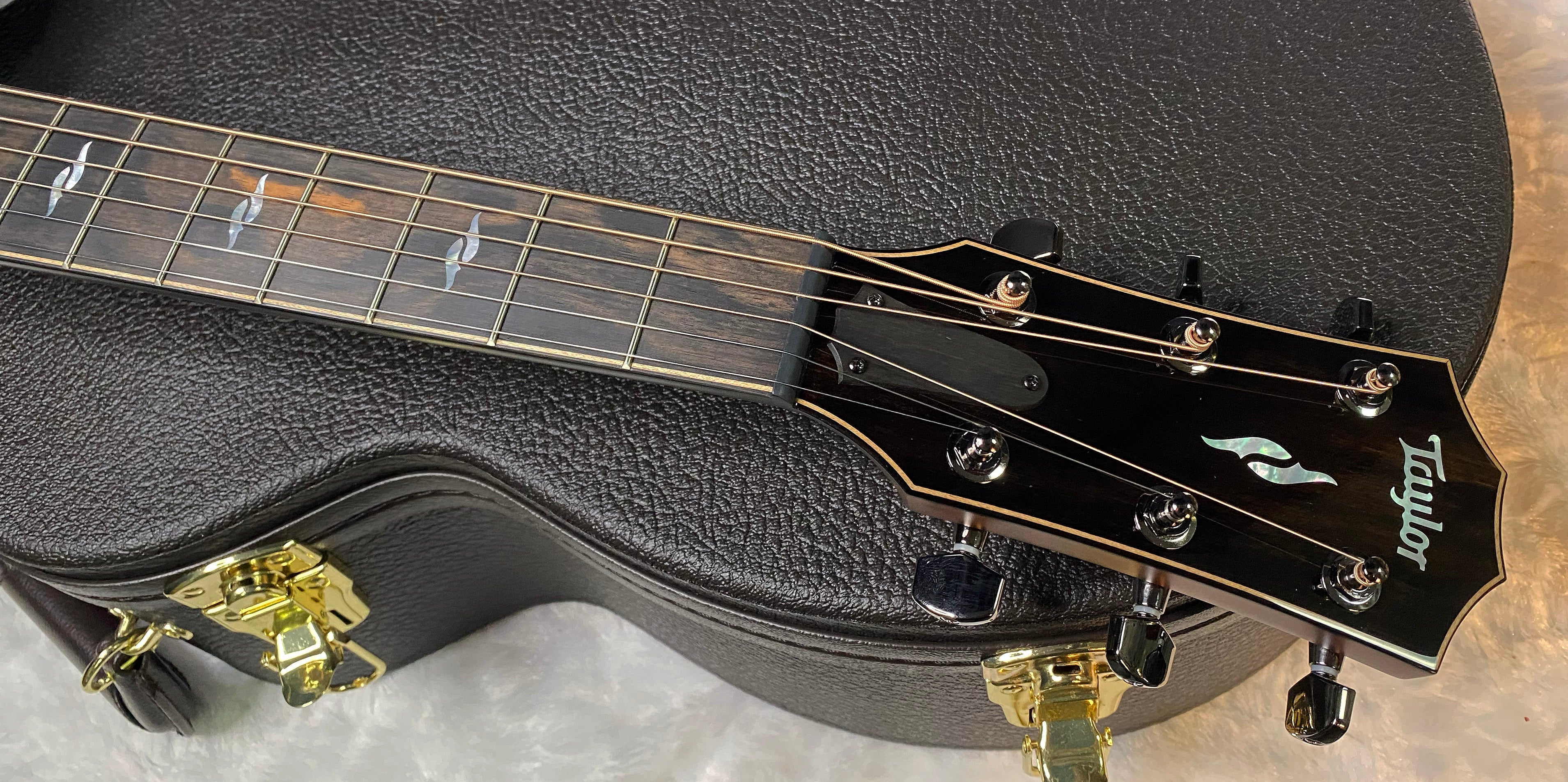 NEW ! Taylor 814ce Acoustic-Electric Guitar - Natural Gloss - 4.5lbs - Authorized Dealer - G07142