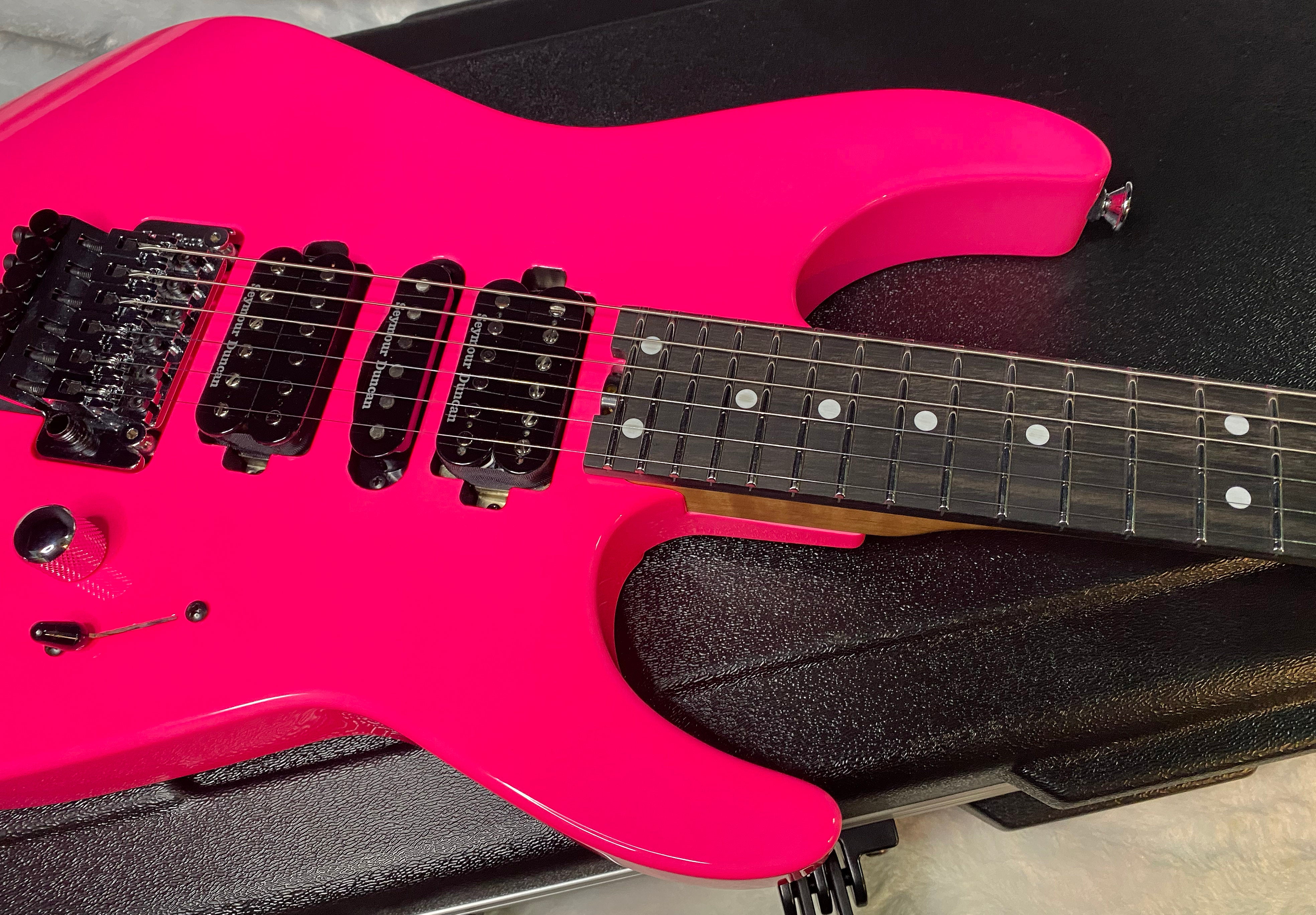 NEW ! Jackson Custom Shop Dinky HSH - Roasted Maple Neck & Ebony Fretboard - DK - Neon Pink - Authorized Dealer - 8.1 lbs - G07143
