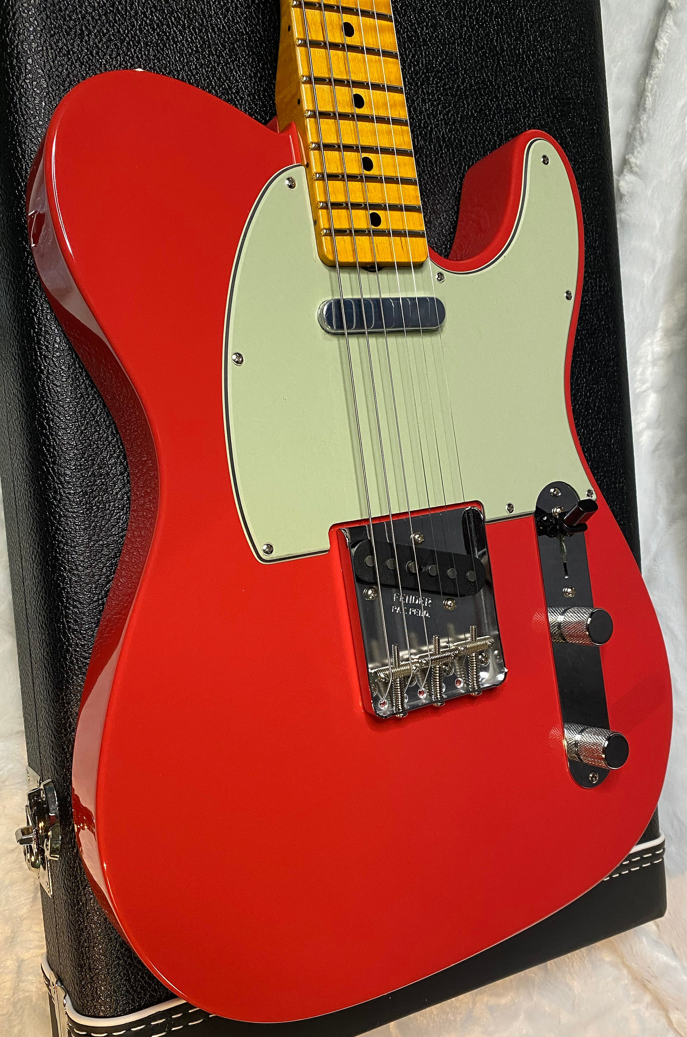 NEW! Fender Custom Shop Flamethrower Telecaster Custom - NOS - Modern Specs - Texas Special Pick-Ups - AAAA Flamed Neck - Fiesta Red - Authorized Dealer - 7.2lbs - G07144