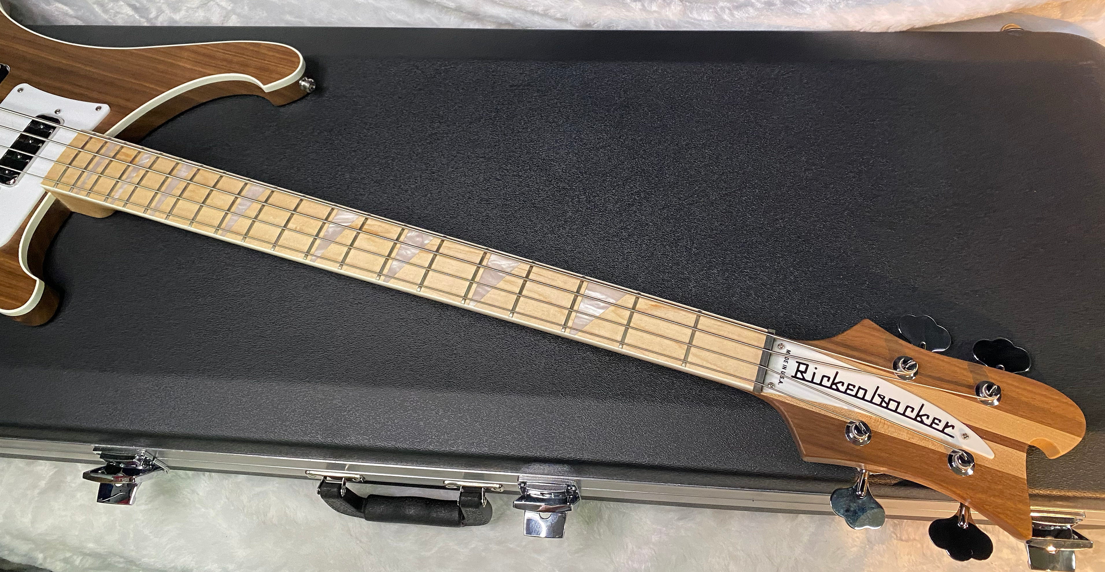 NEW! Rickenbacker 4003 W Walnut - 4-String Bass - Authorized Dealer - 9.2 lbs - G07139