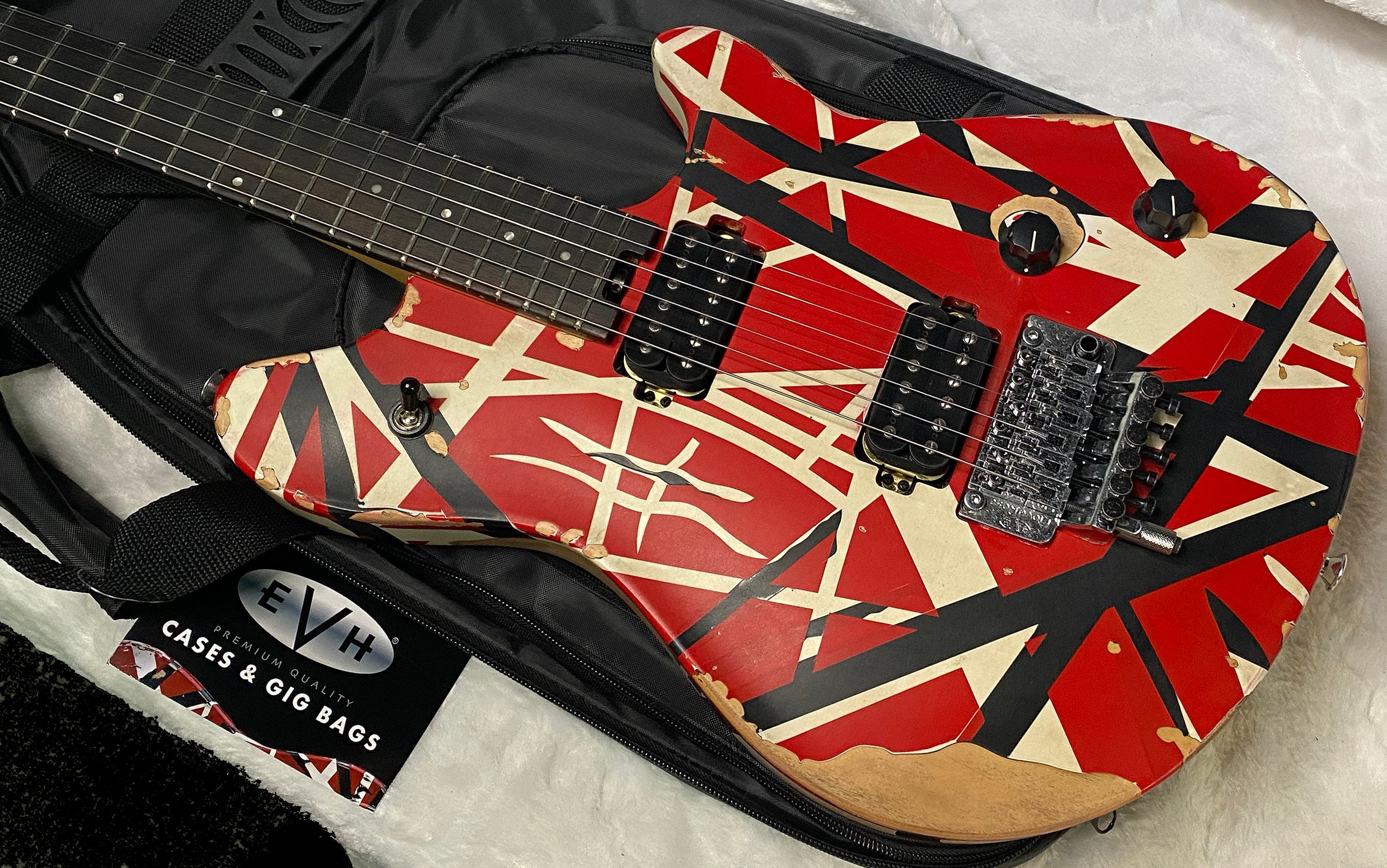 NEW ! EVH Limited Edition Wolfgang Special Striped Series - Ebony Fingerboard, Red, Black, White, Aged - 7.9lbs - Authorized Dealer - G07160