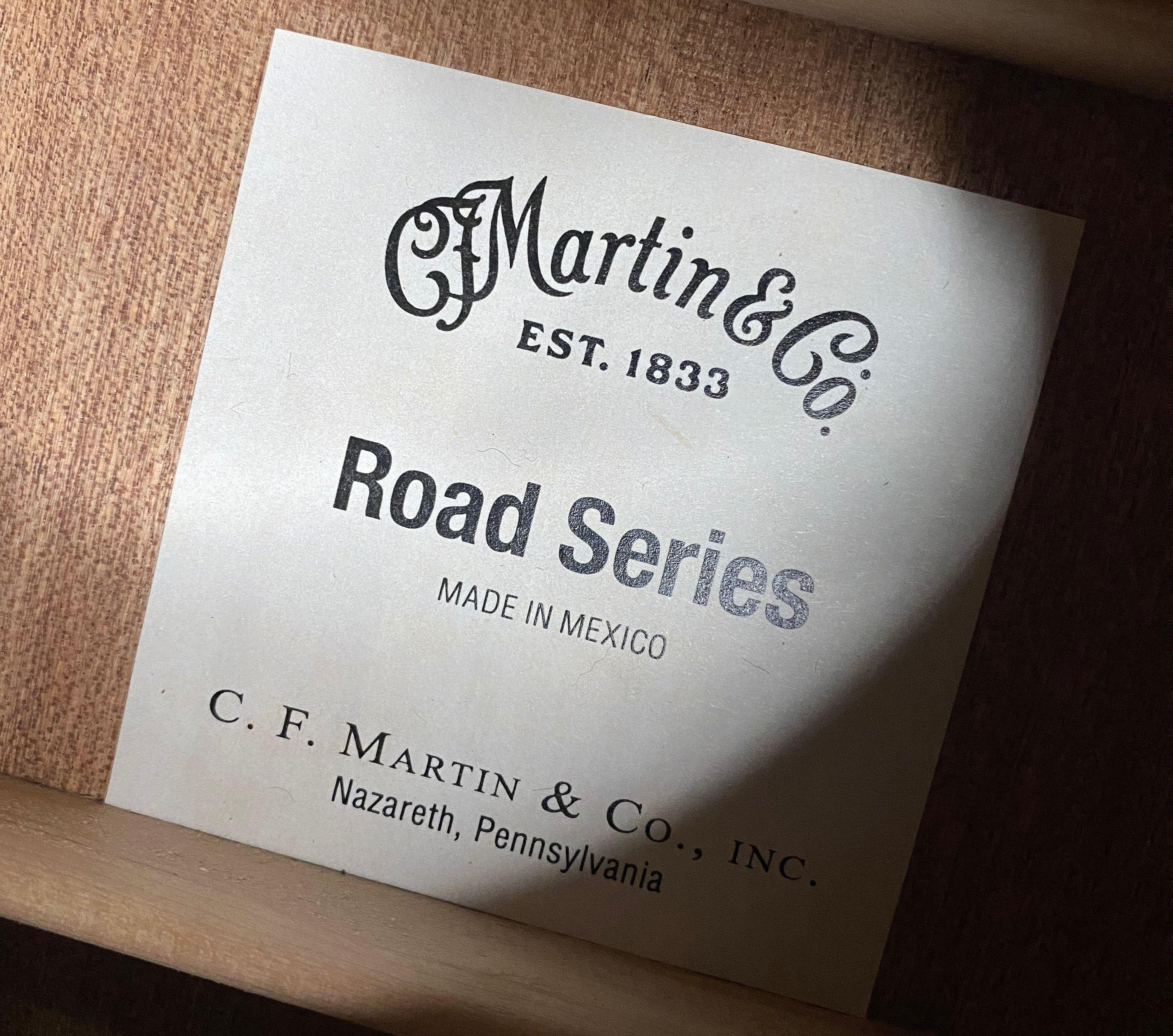 NEW! Martin Road Series 000-10E Retro Acoustic-Electric Guitar - Natural Aging Toner - 4.3 lbs - Authorized Dealer - G07162