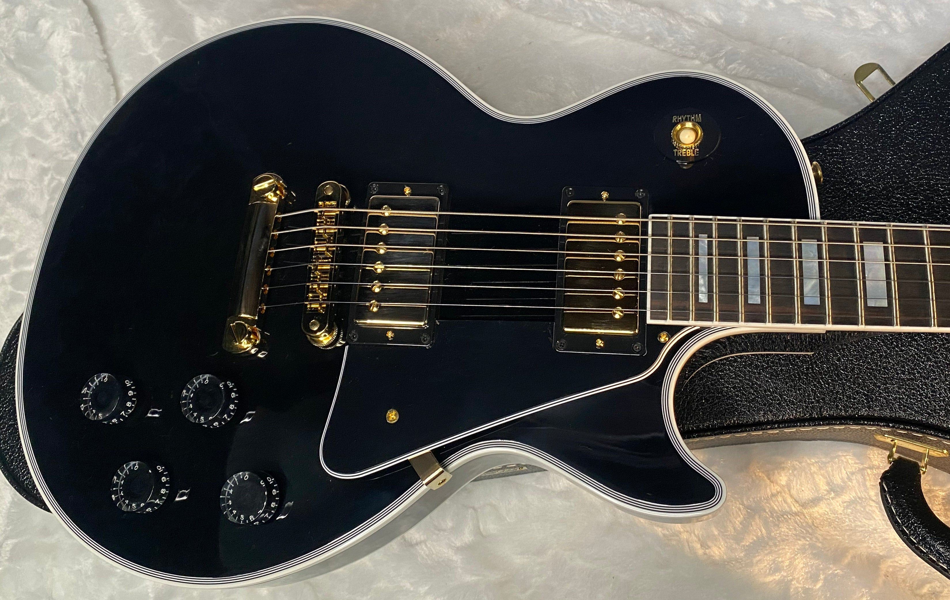 NEW! Gibson Custom Shop Les Paul Custom - Ebony Fingerboard - Authorized Dealer - Only 9.85 lbs - G06439