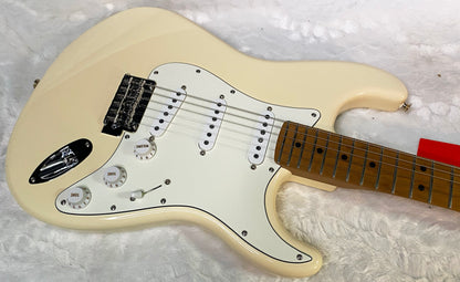 NEW! Fender Limited Edition Independent Dealer Exclusive II Player Stratocaster - Roasted Maple Neck - Olympic White - 7.8lbs - Authorized Dealer - G07153