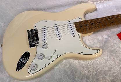 NEW! Fender Limited Edition Independent Dealer Exclusive II Player Stratocaster - Roasted Maple Neck - Olympic White - 7.8lbs - Authorized Dealer - G07153