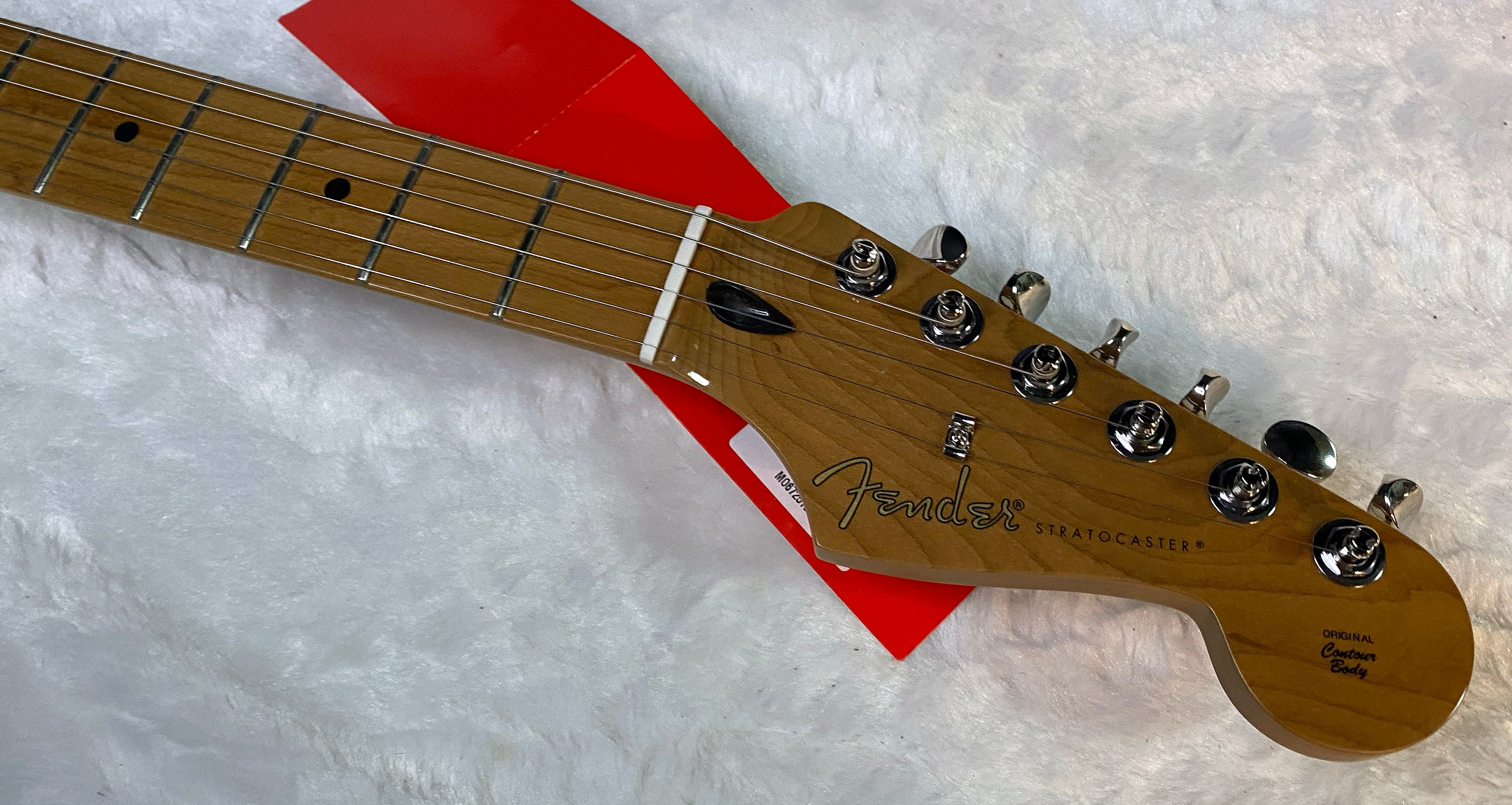 NEW! Fender Limited Edition Independent Dealer Exclusive II Player Stratocaster - Roasted Maple Neck - Olympic White - 7.8lbs - Authorized Dealer - G07153