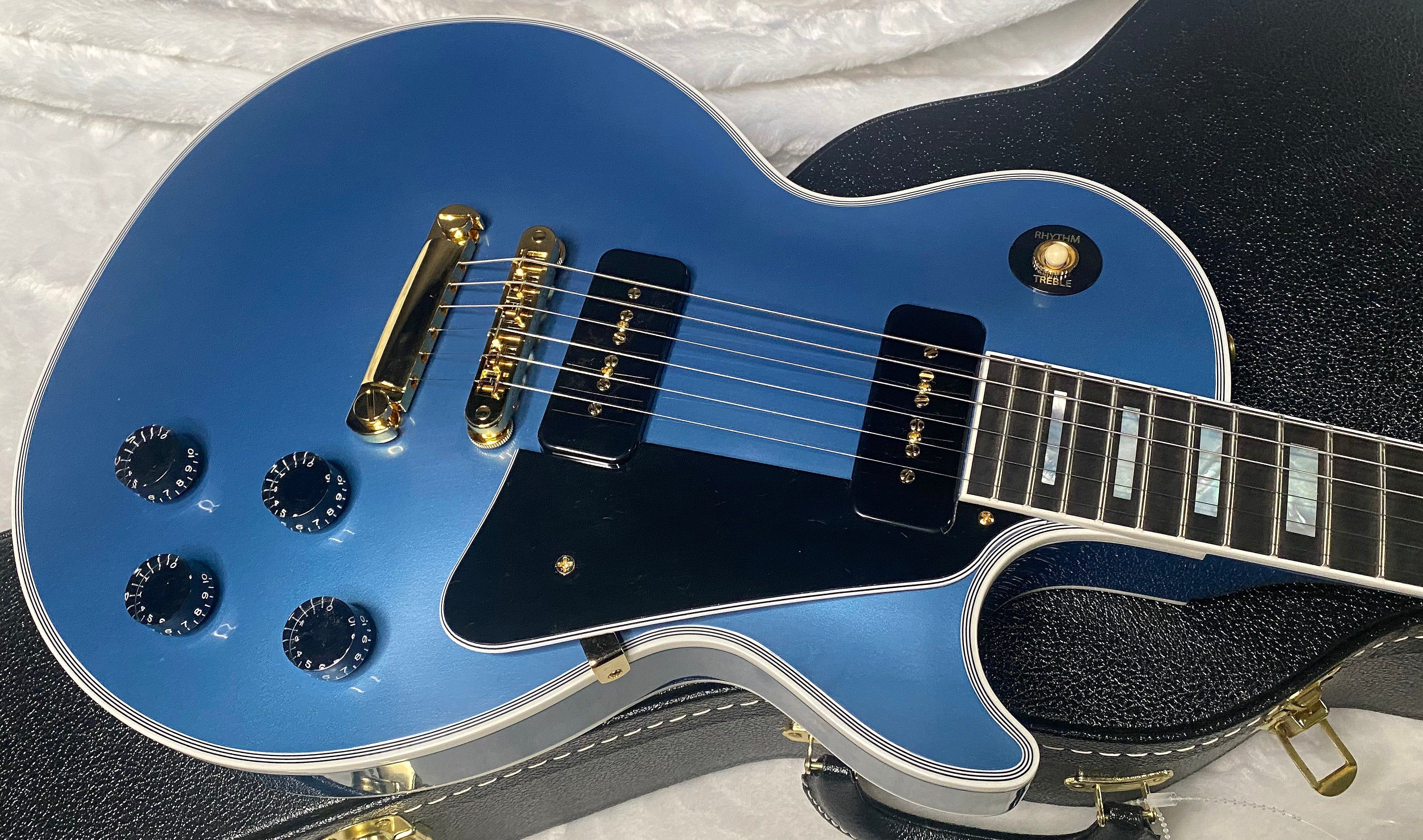 NEW! Gibson Les Paul Custom - Dealer Select - P90 Pick-Ups - Pelham Blue VOS - Custom Shop M2M - Authorized Dealer - Only 8.9lbs!! - G07163