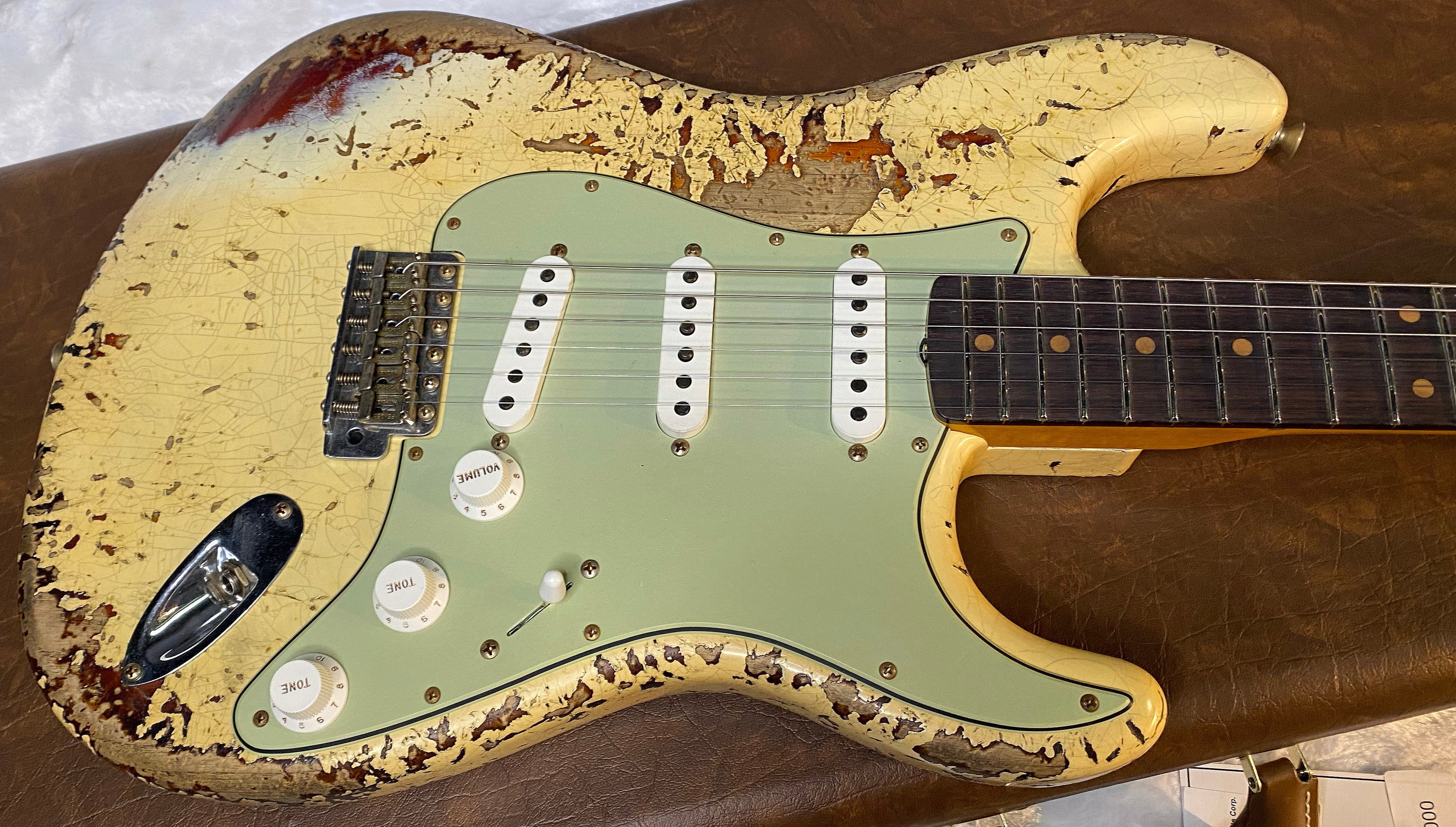 NEW! Fender Custom Shop '61 Reissue Stratocaster Heavy Relic - Ash Body - Handwound Pick-Ups - Vintage White over Sunburst - Authorized Dealer - In-Stock! 7.6lbs - G06487