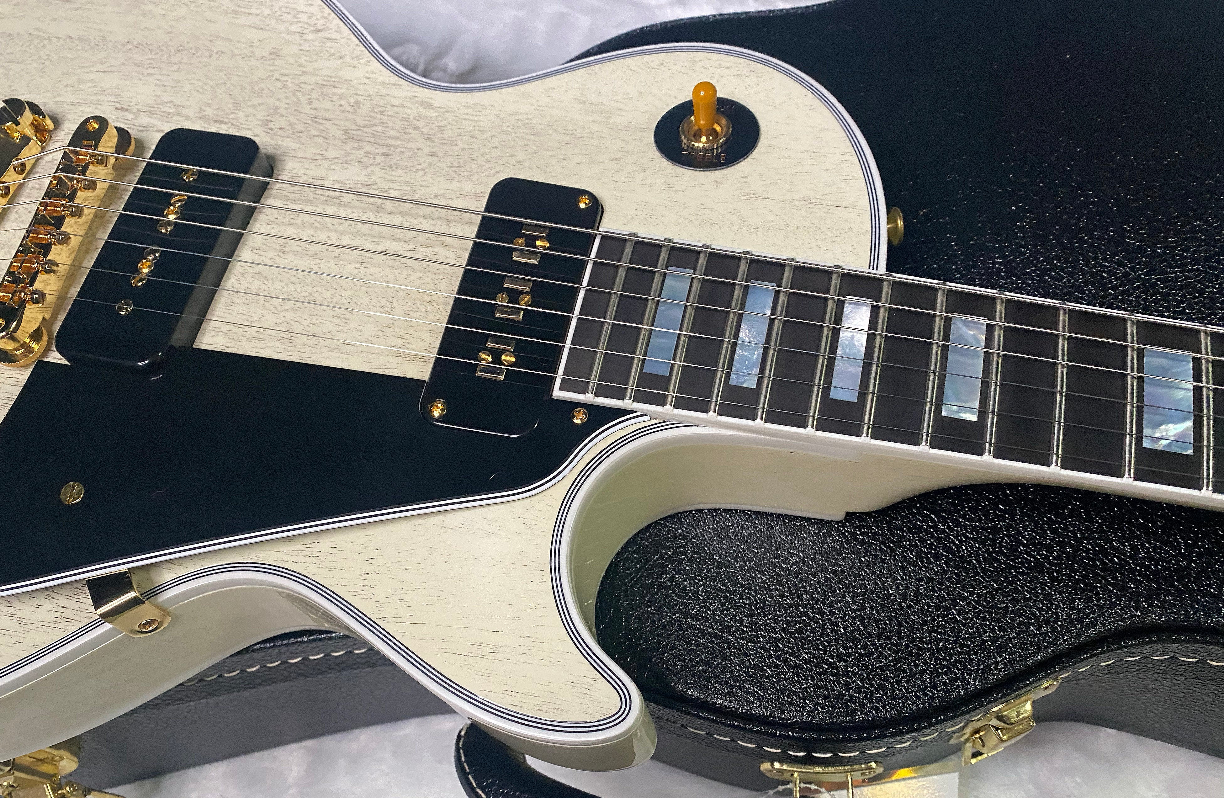 NEW ! Gibson Custom Shop Historic '54 Les Paul Custom Reissue Dealer Select - P-90's Staple Pick-Up - TV White - VOS - Authorized Dealer - 9.3 lbs - G07164