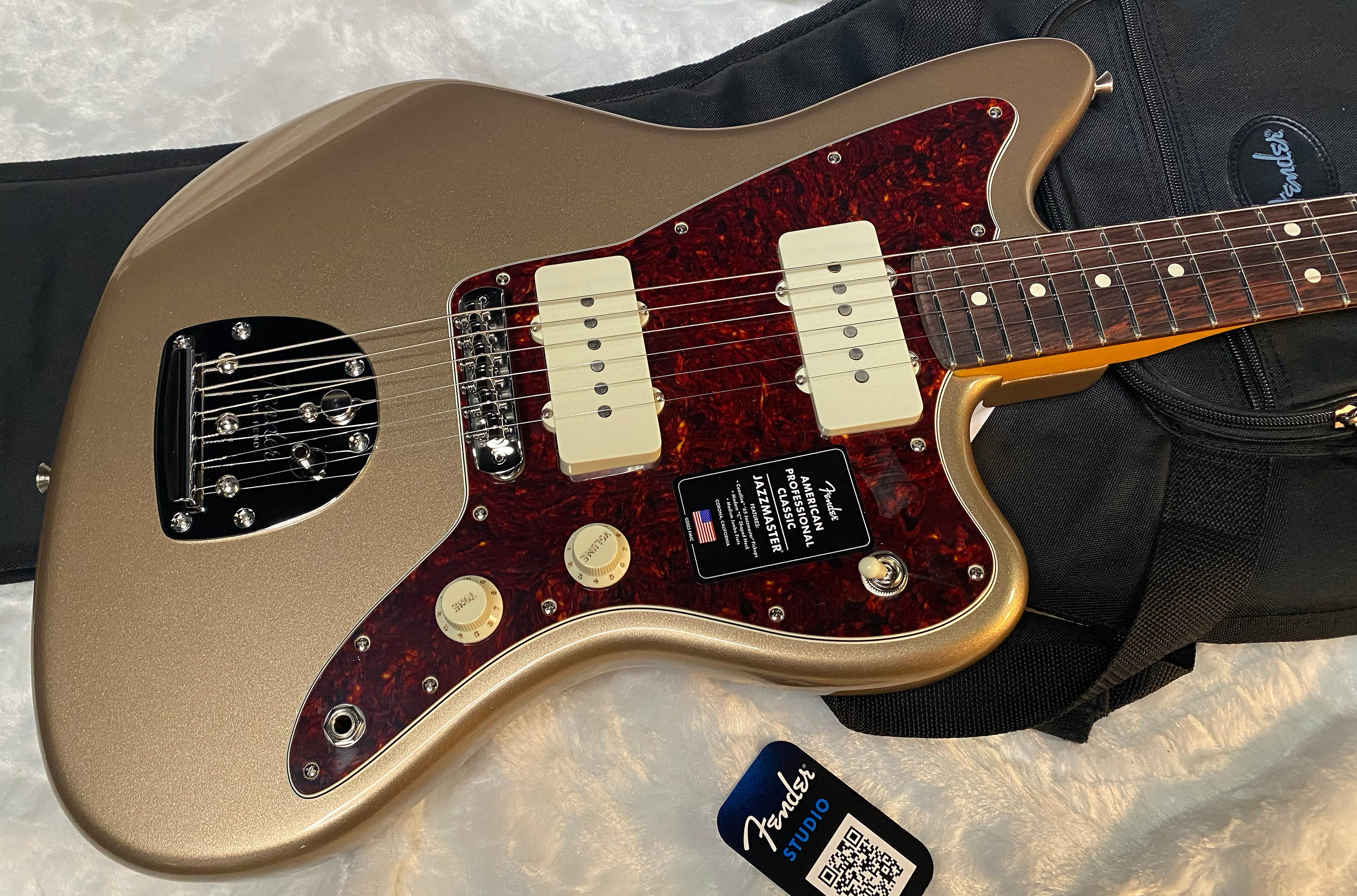 NEW! Fender American Professional Classic Jazzmaster - Faded Firemist Gold - 8lbs - Authorized Dealer - G06526