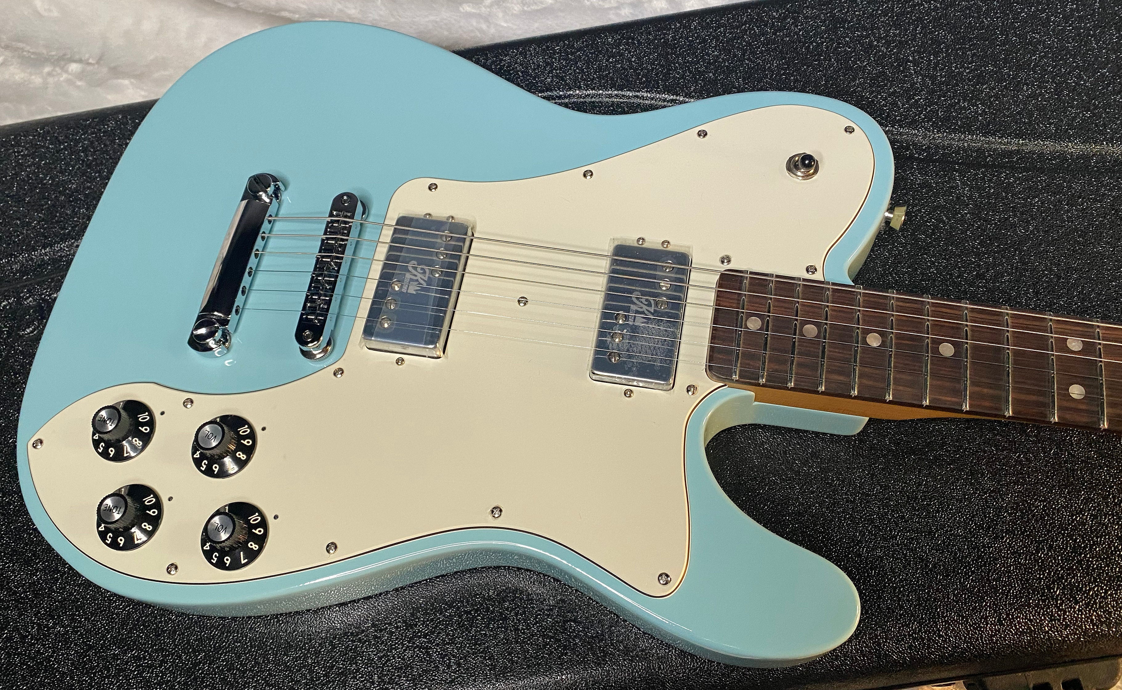 NEW! Fender Kingfish Delta Day Telecaster Deluxe - Daphne Blue - Hardshell Case - Authorized Dealer - 8.4 lbs - G06516
