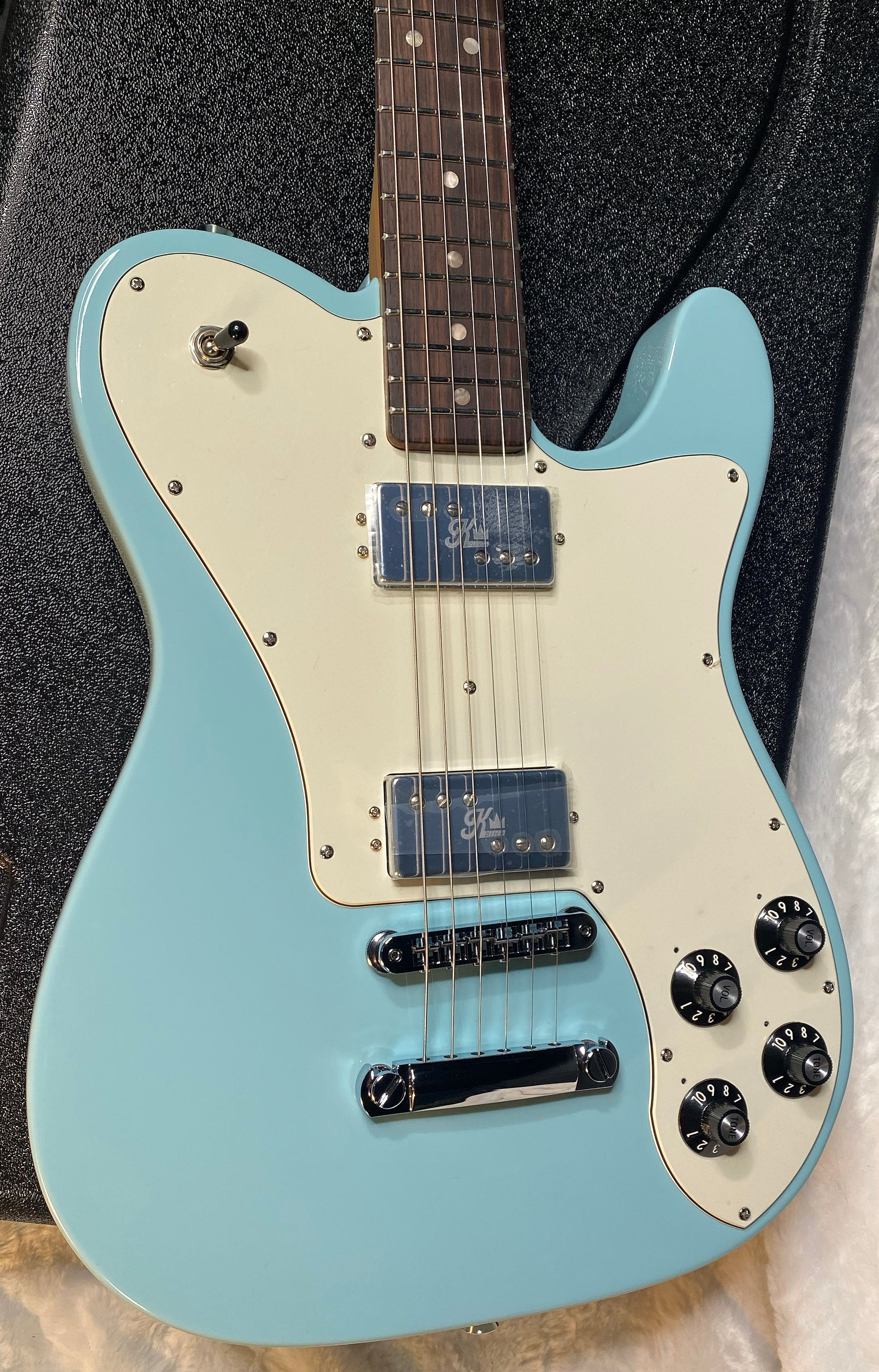 NEW! Fender Kingfish Delta Day Telecaster Deluxe - Daphne Blue - Hardshell Case - Authorized Dealer - 8.4 lbs - G06516