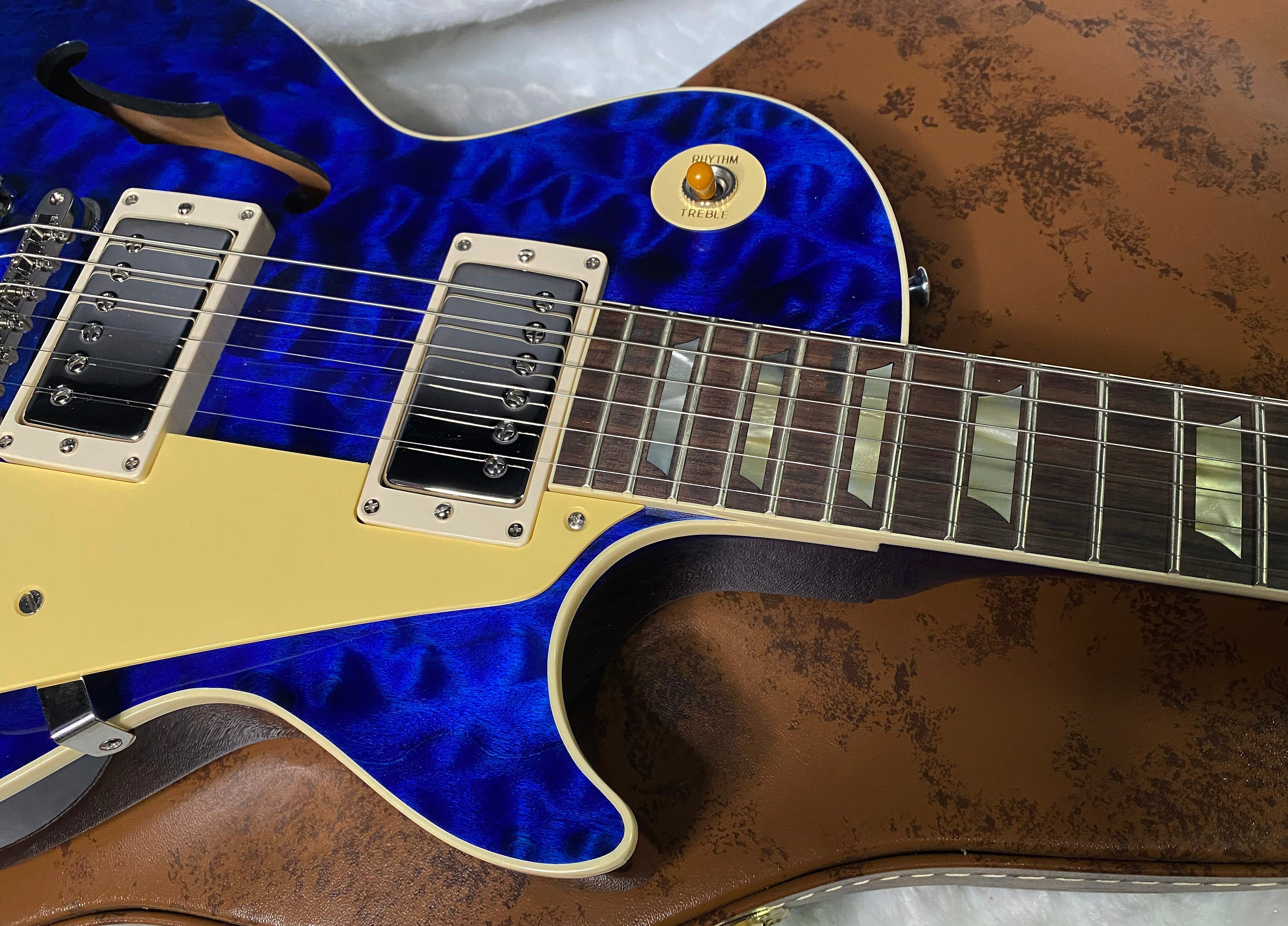 NEW ! Gibson Custom Shop 1959 Les Paul - Blue Gloss Finish - Hand Picked AAAA Quilt Maple Top - F-Holes - One Off! Super RARE! Authorized Dealer - Only 7.2lbs - G07178
