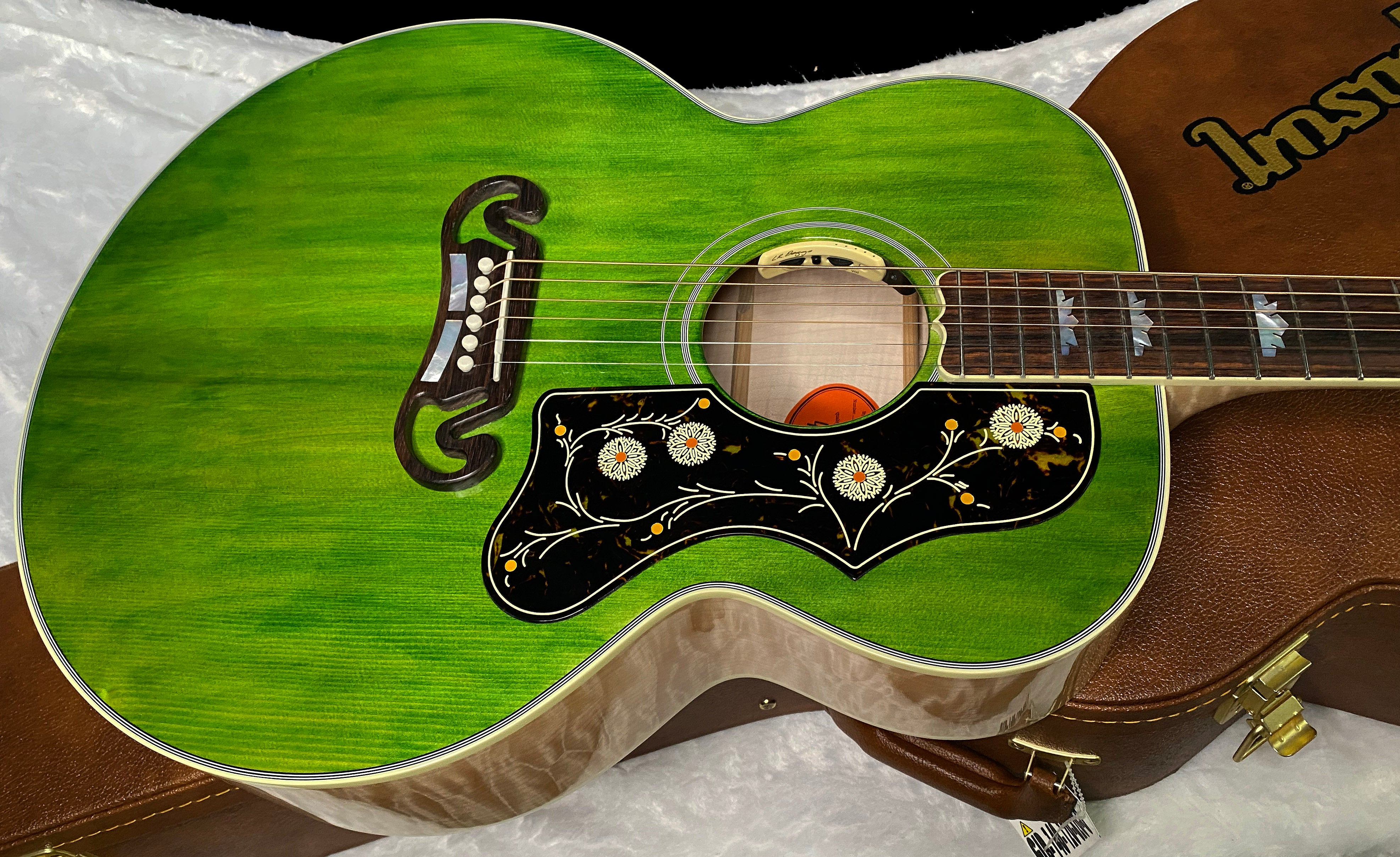 NEW ! Gibson SJ-200 Standard - Custom Shop - Dealer Select - Super RARE - Green Top - Authorized Dealer - AAAAA Flamed Natural Maple Back & Sides - G07203
