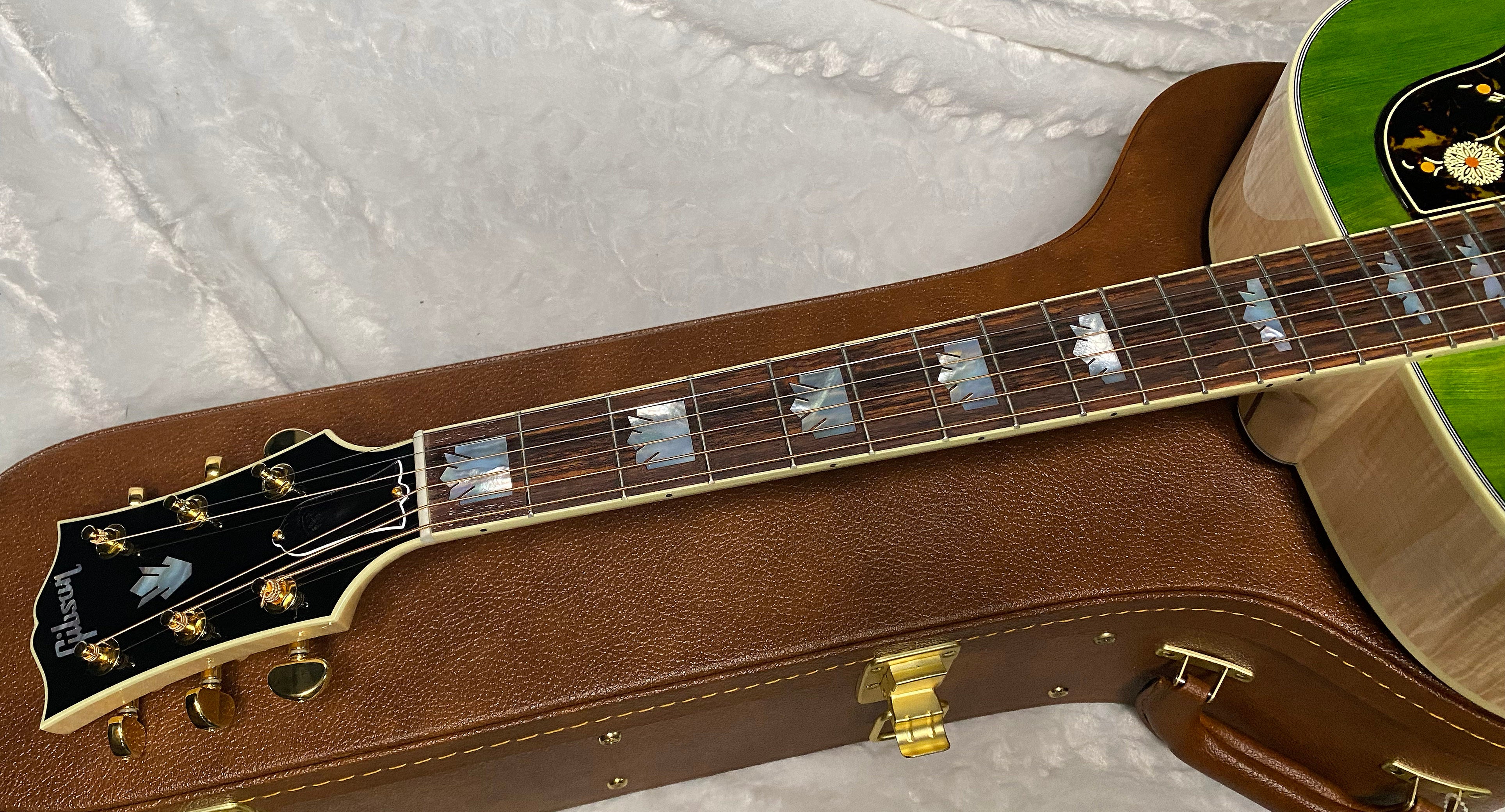 NEW ! Gibson SJ-200 Standard - Custom Shop - Dealer Select - Super RARE - Green Top - Authorized Dealer - AAAAA Flamed Natural Maple Back & Sides - G07203