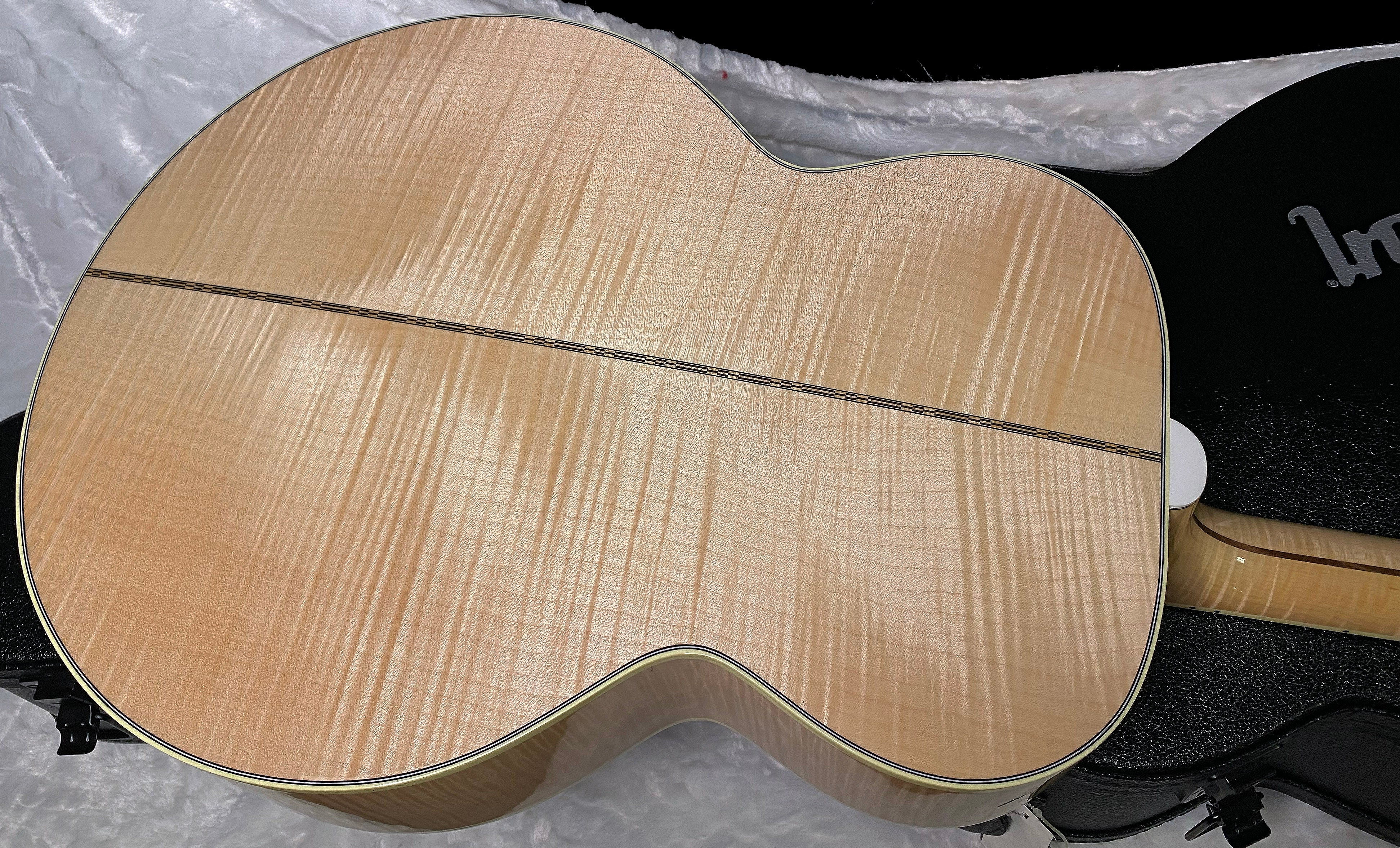 NEW ! Gibson SJ-200 Standard - Custom Shop - Dealer Select - Super RARE - Blue Top - Authorized Dealer - AAAAA Flamed Natural Maple Back & Sides - G07206
