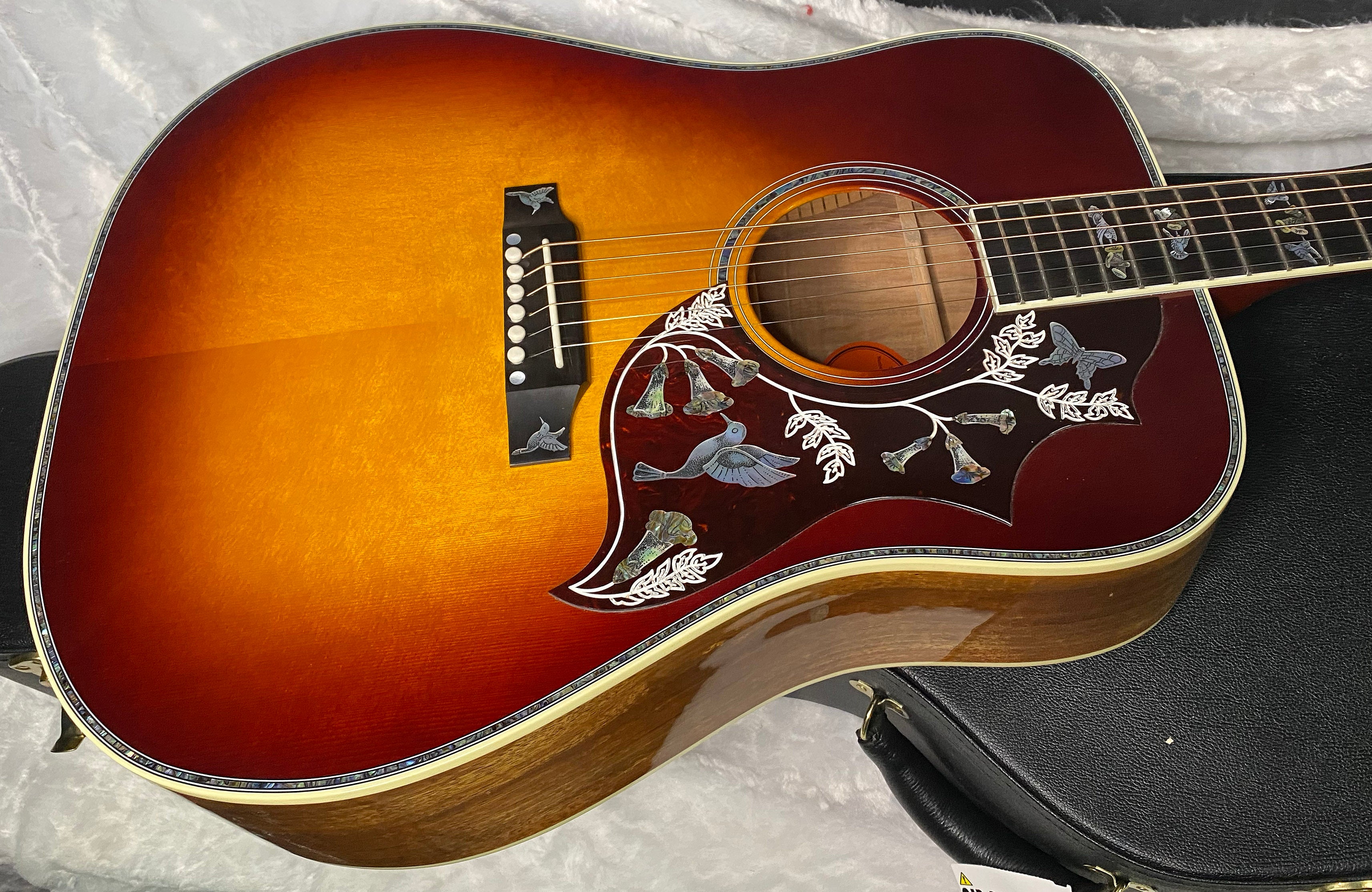 NEW! Gibson Hummingbird Custom Koa - Dealer Select - Autumnburst - Authorized Dealer - Custom Shop - 4.85 lbs - G07194