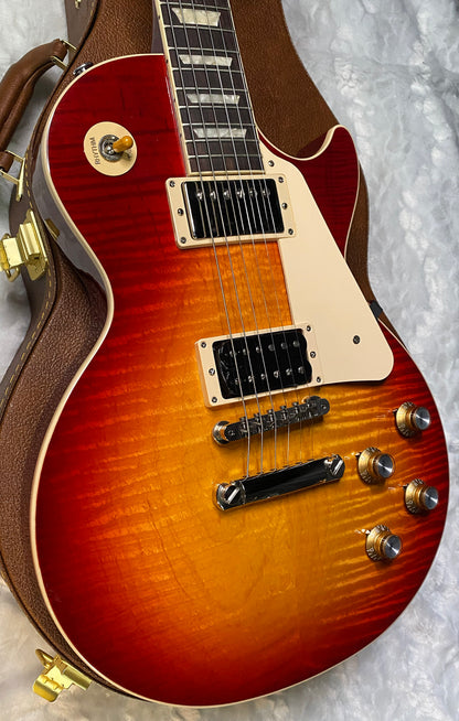 NEW ! Gibson Les Paul Standard '60s - KILLER AAA Flame - Factory Sunburst (custom shop finish) - Bizarre Guitar Limited Edition - .9.3lbs - Authorized Dealer - G07904