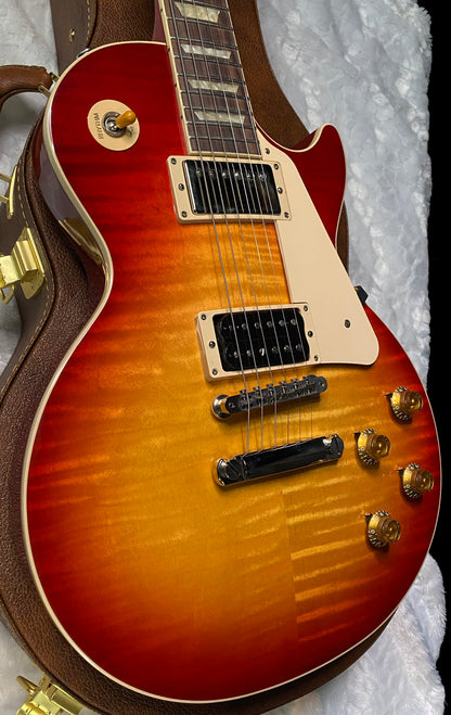 NEW ! Gibson Les Paul Standard '50s - KILLER AAA Flame - Factory Sunburst (custom shop finish) - Bizarre Guitar Limited Edition - .9.3 lbs - Authorized Dealer - G07970