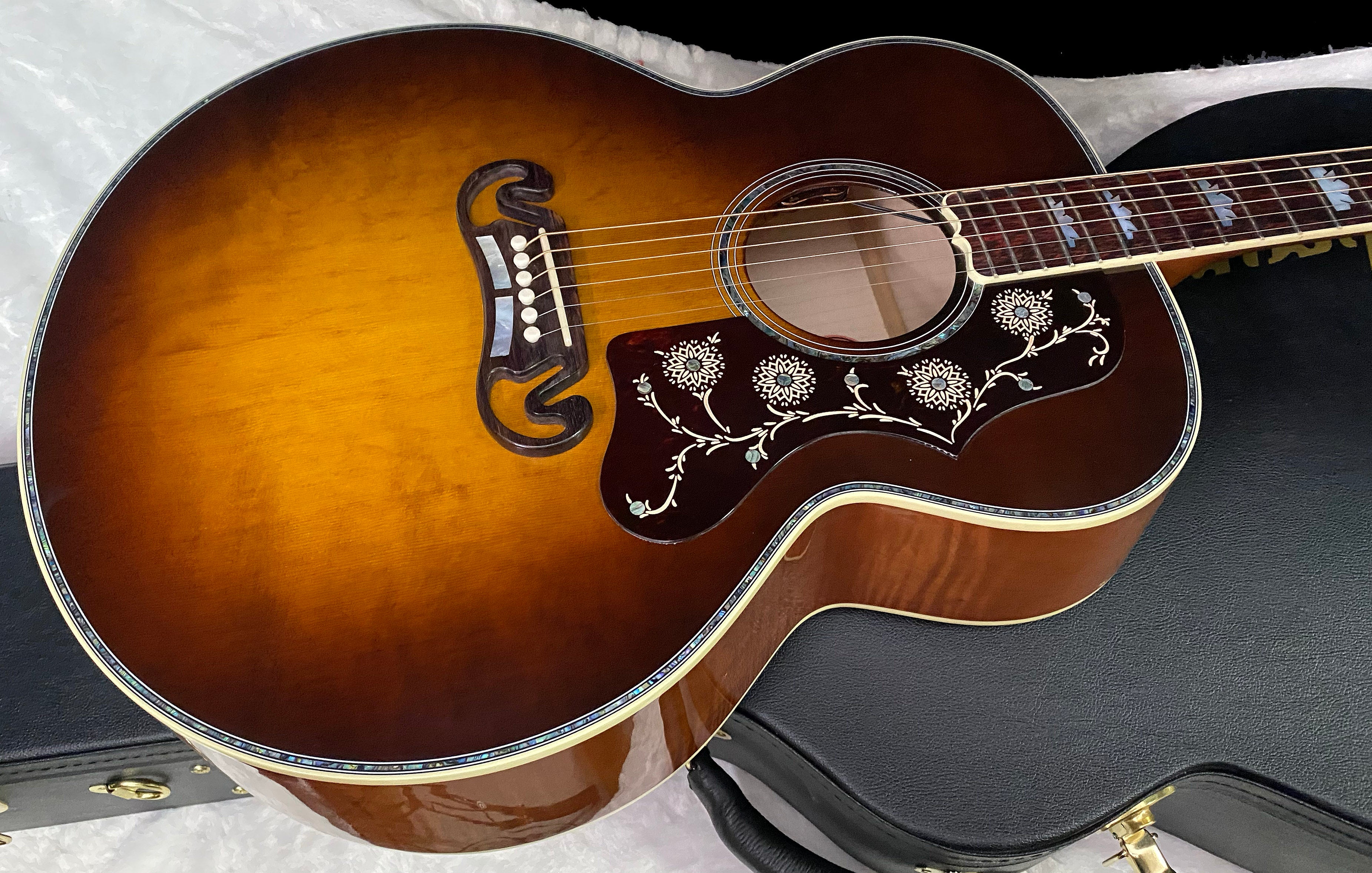 NEW ! Gibson Acoustic SJ-200 Custom Shop Anniversary Limited Edition Acoustic-electric Guitar - Cremona Burst - 4.85lbs - Authorized Dealer - G07193