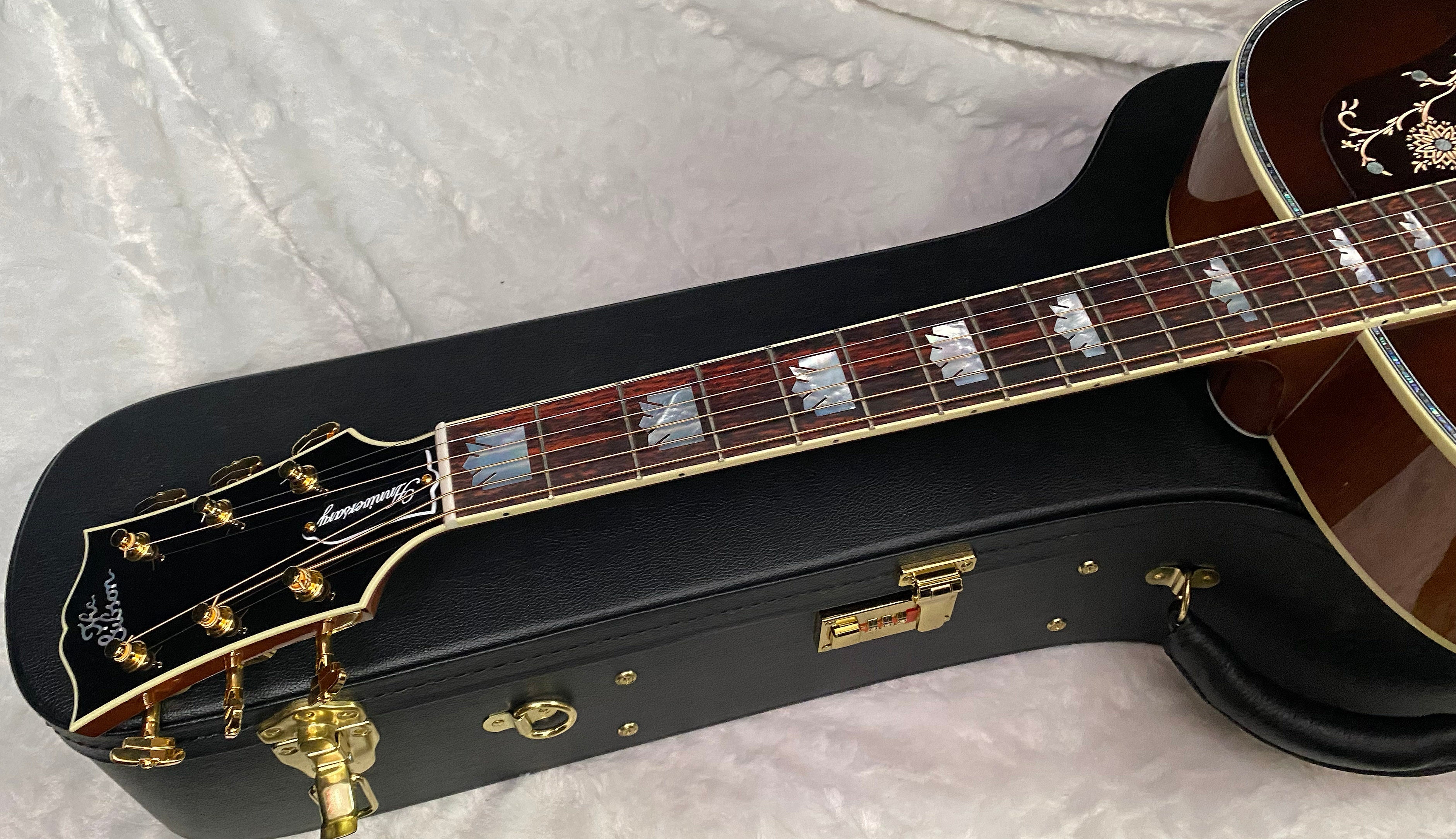 NEW ! Gibson Acoustic SJ-200 Custom Shop Anniversary Limited Edition Acoustic-electric Guitar - Cremona Burst - 4.85lbs - Authorized Dealer - G07193