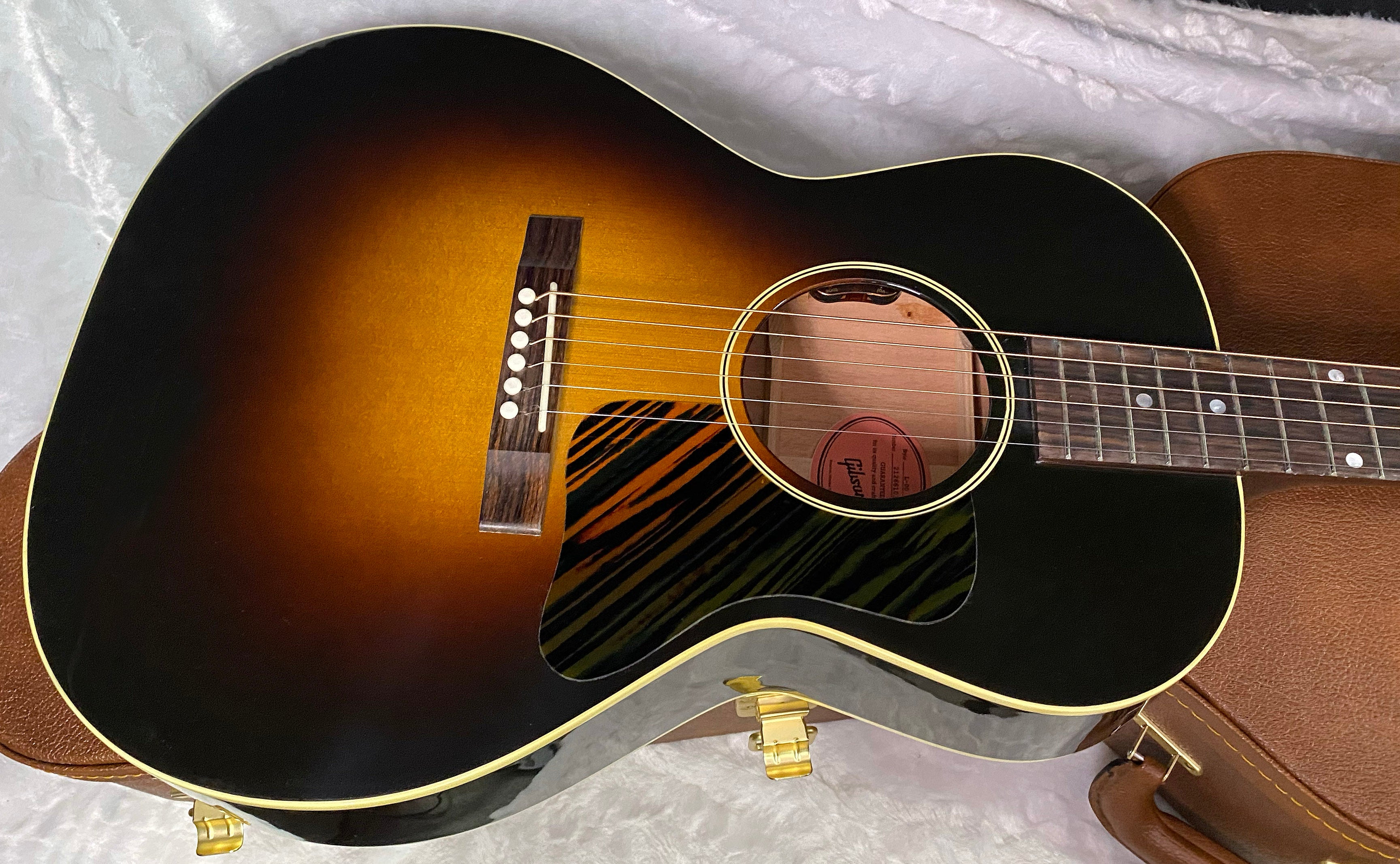 NEW ! Gibson L-00 Original - Vintage Sunburst - Authorized Dealer - In-Stock! Only 3.85 lbs! - G07190