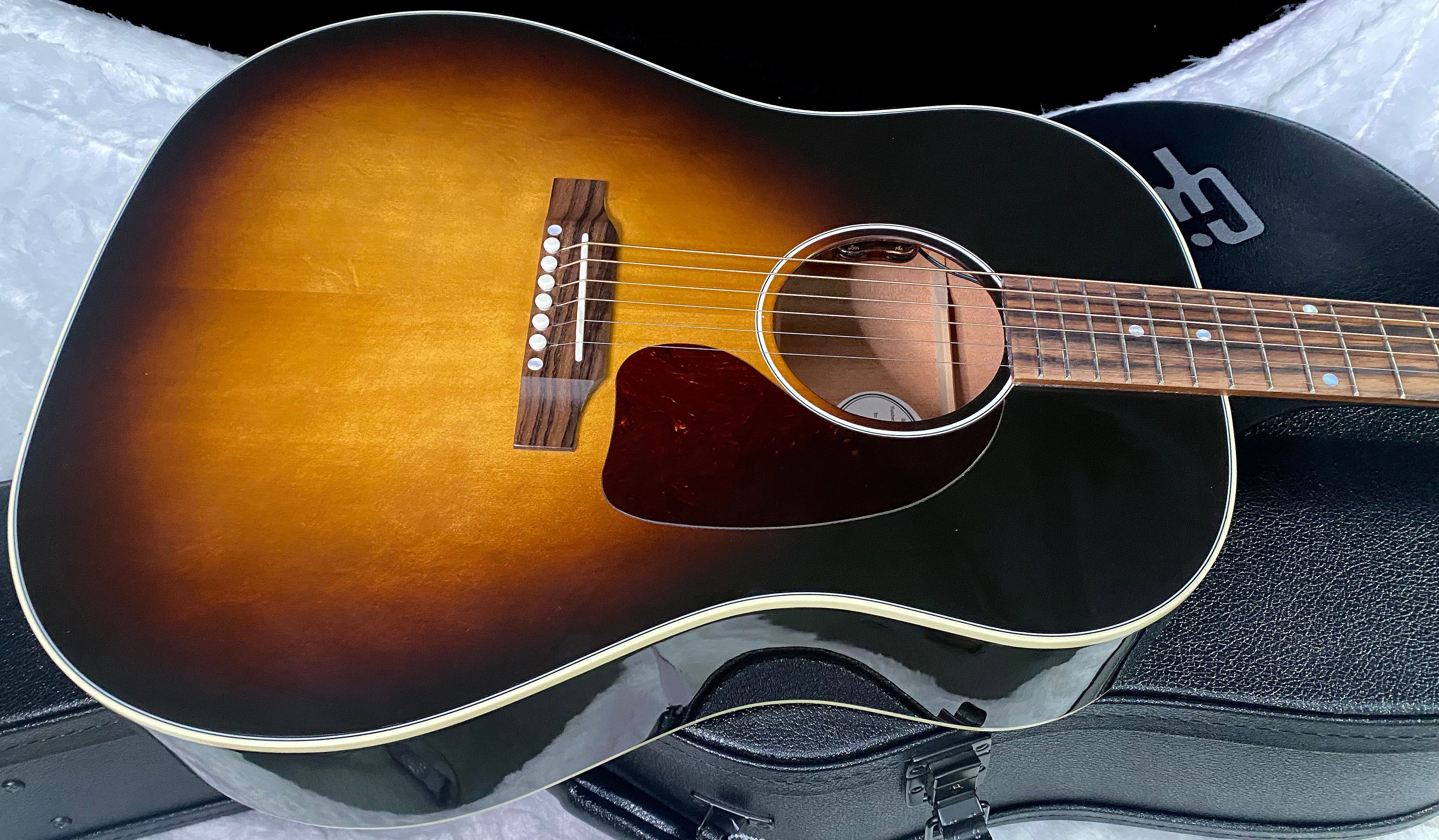 NEW! Gibson J-45 Standard Acoustic Electric Guitar - Vintage Sunburst - Authorized Dealer - 4.6lbs - G07195