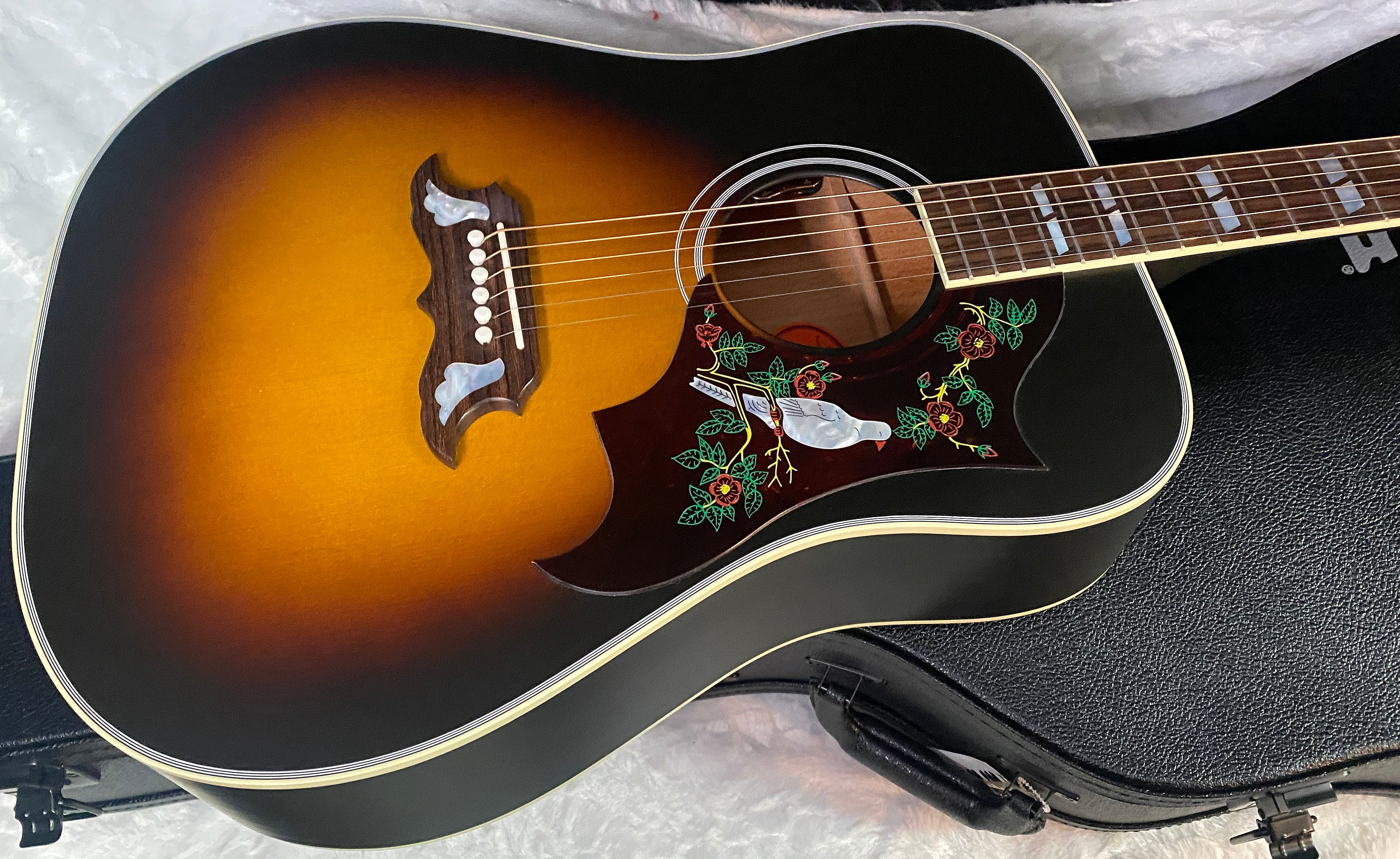NEW ! Gibson Acoustic Dove Mahogany Acoustic-Electric Guitar - Vintage Sunburst Satin - 4.75lbs - Authorized Dealer - G07200