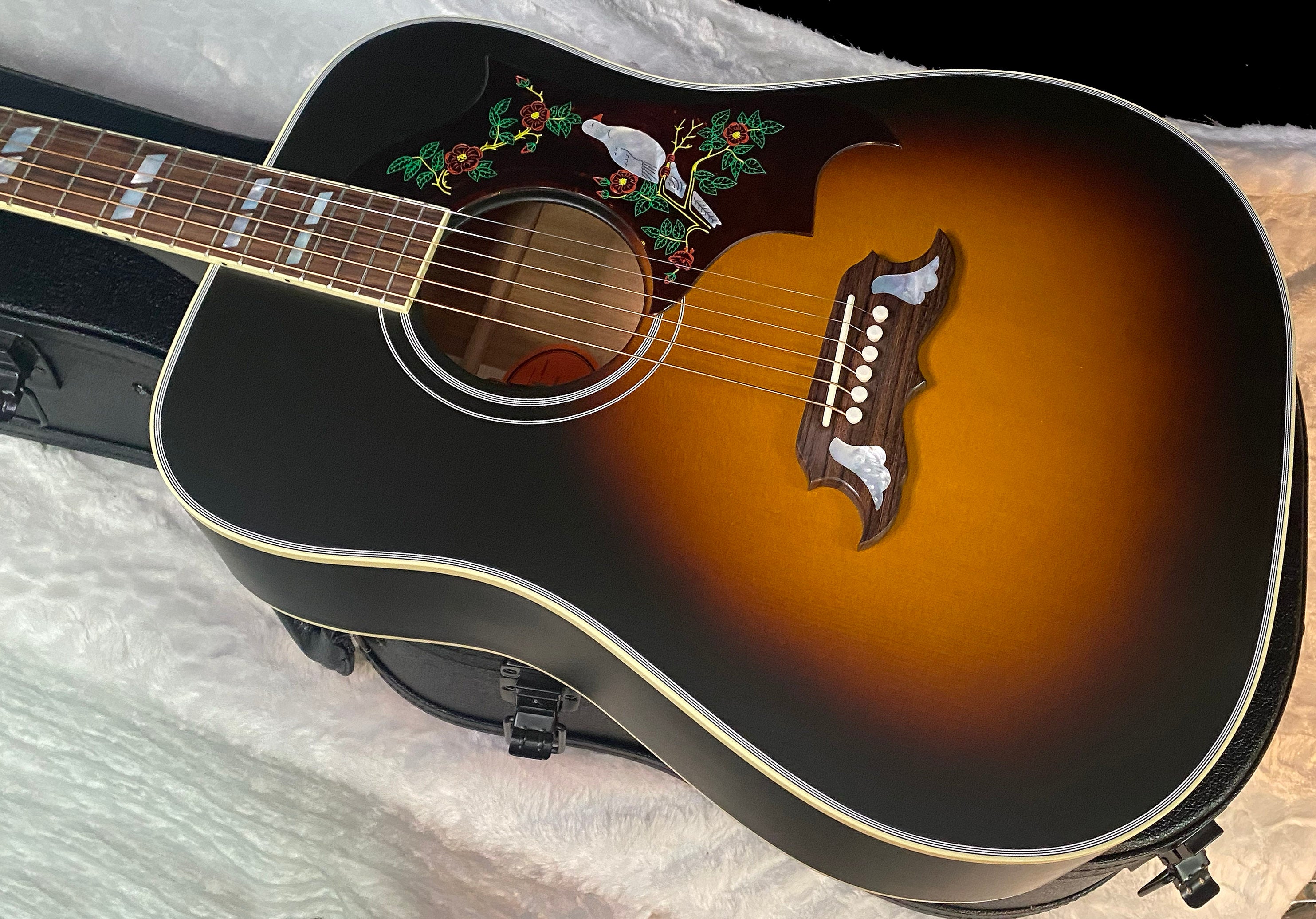 NEW ! Gibson Acoustic Dove Mahogany Acoustic-Electric Guitar - Vintage Sunburst Satin - 4.75lbs - Authorized Dealer - G07200