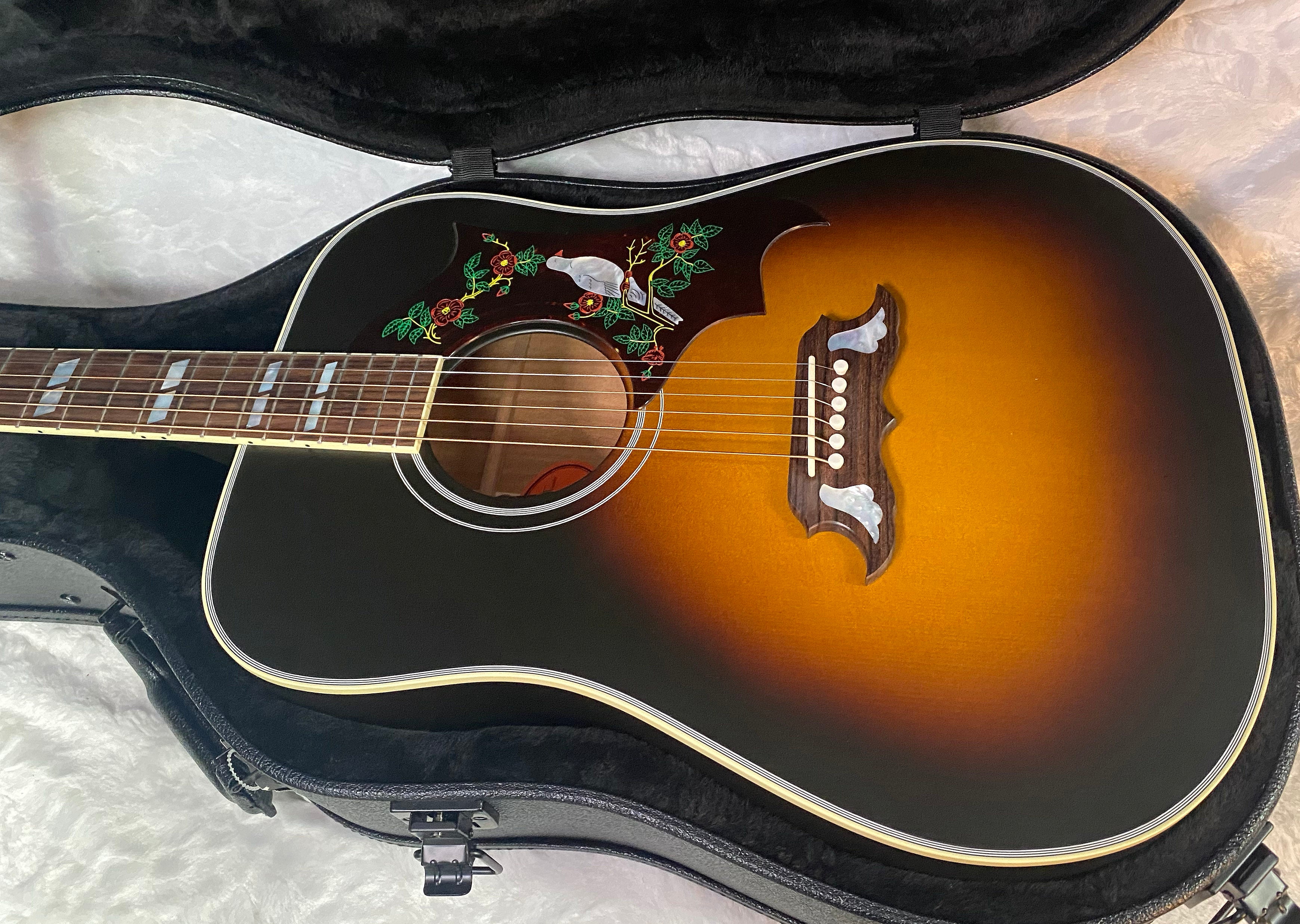 NEW ! Gibson Acoustic Dove Mahogany Acoustic-Electric Guitar - Vintage Sunburst Satin - 4.75lbs - Authorized Dealer - G07200