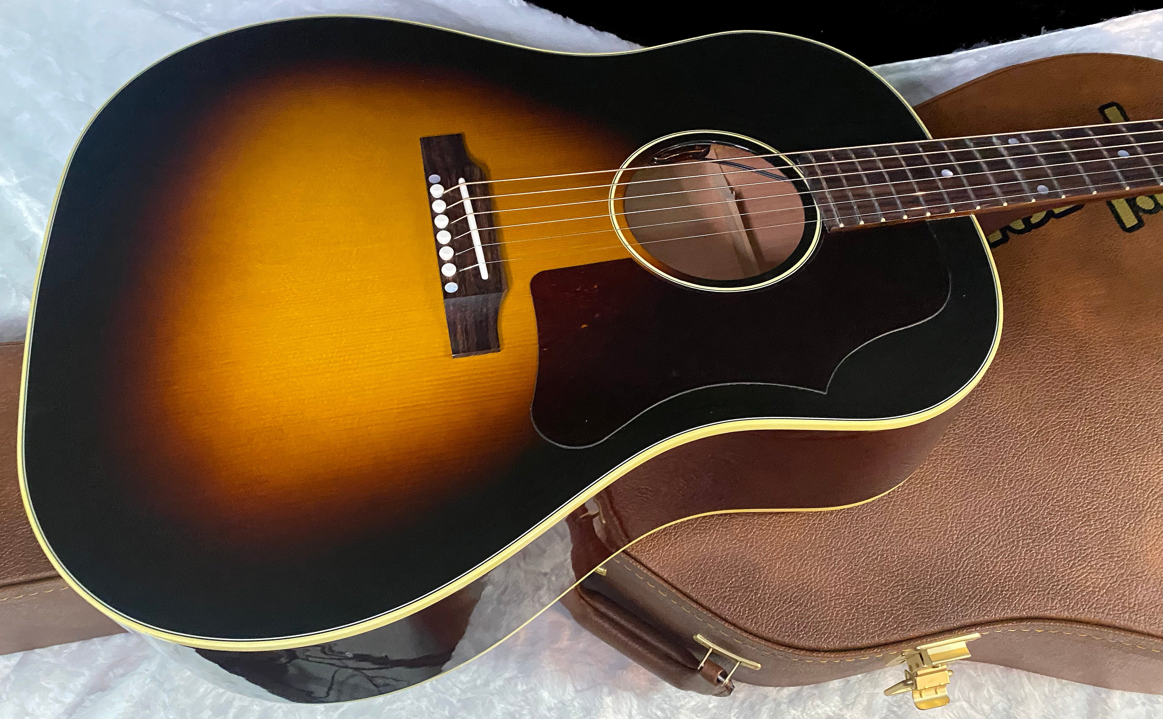 NEW ! Gibson '50s J-45 Original - Vintage Sunburst - 4.5 lbs - Authorized Dealer - G07189