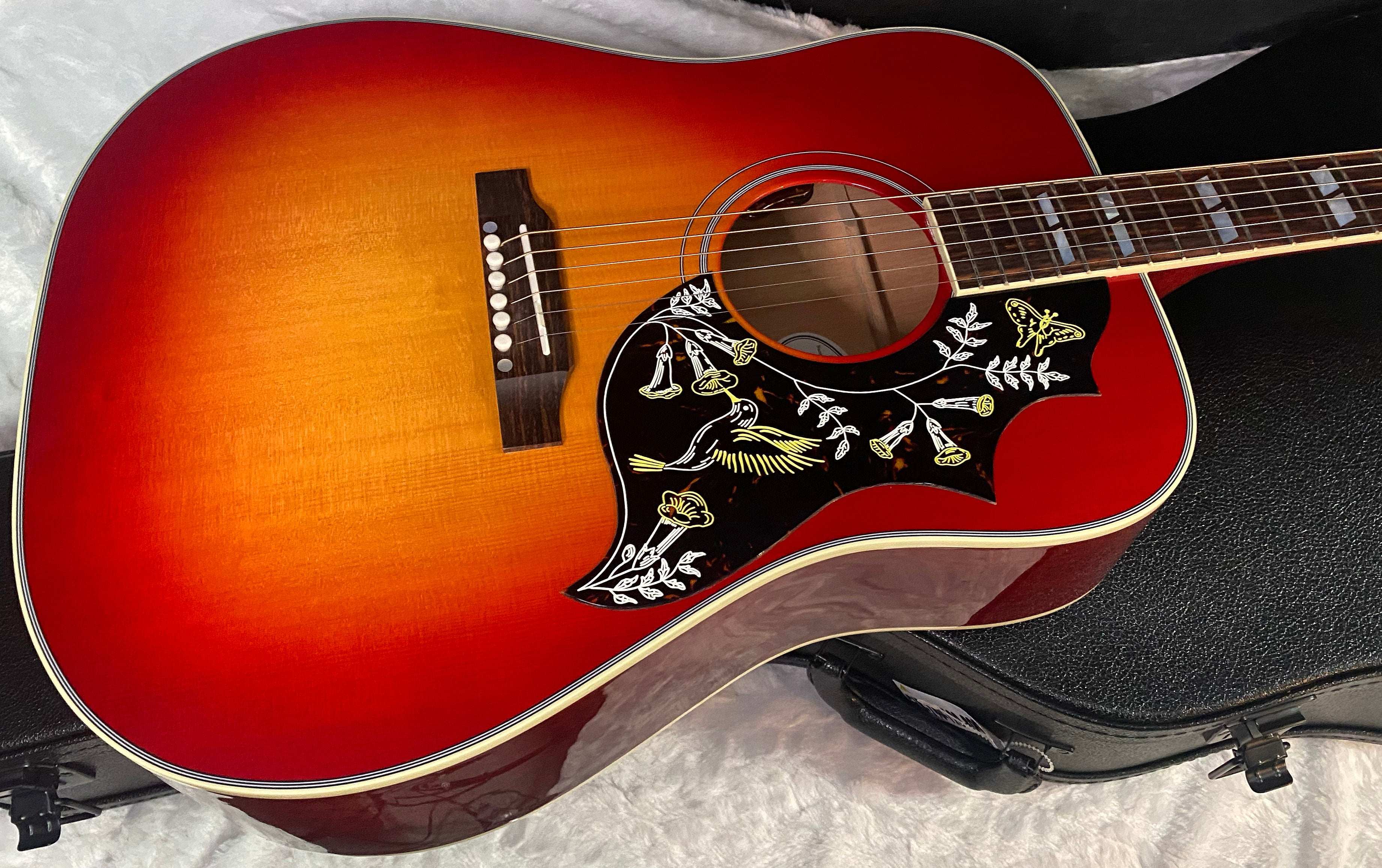 NEW! Gibson Hummingbird Standard Vintage Cherry Sunburst - Authorized Dealer - 4.4 lbs - G07205