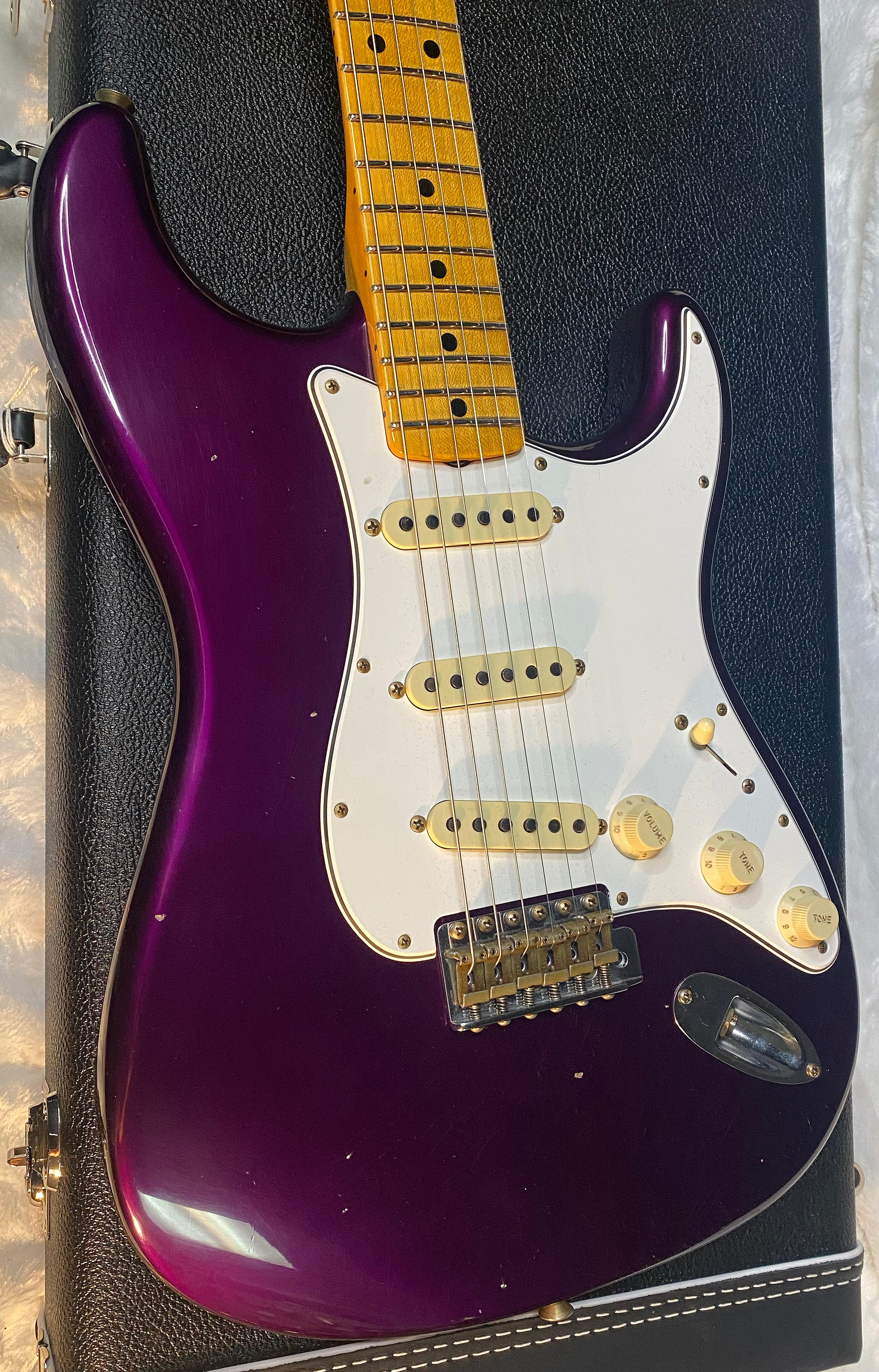 NEW! Fender Custom Shop Special Run '69 Stratocaster Journeyman Relic - Handwound P/U's - Aged Plum - Reverse Headstock - 7.8lbs - Authorized Dealer - One OFF! SUPRE RARE! G06583