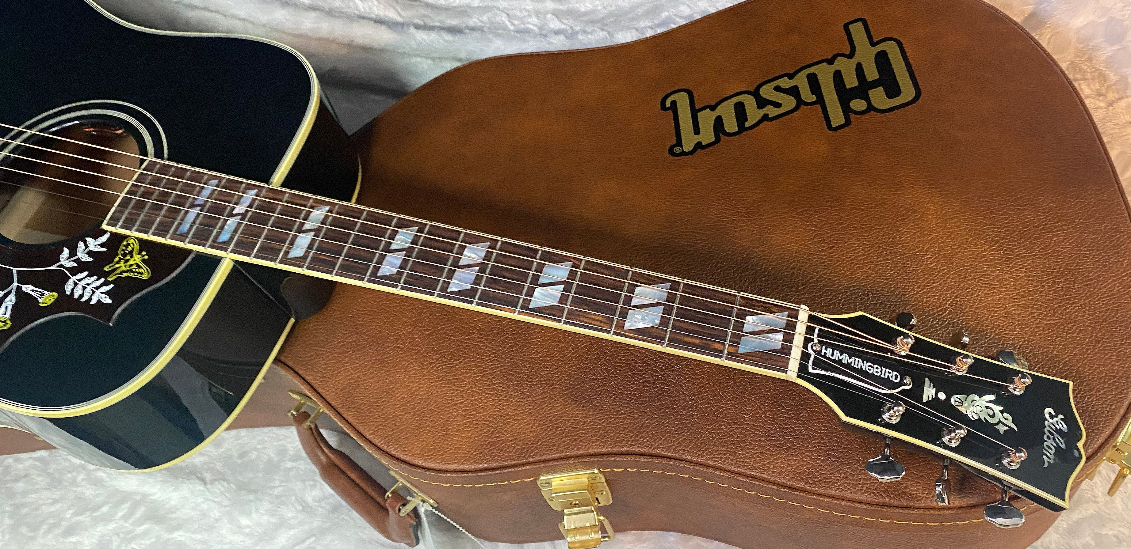 NEW! Gibson Acoustic Hummingbird Torch Acoustic-Electric Guitar - Ebony - 4.4 lbs - Authorized Dealer! G07196