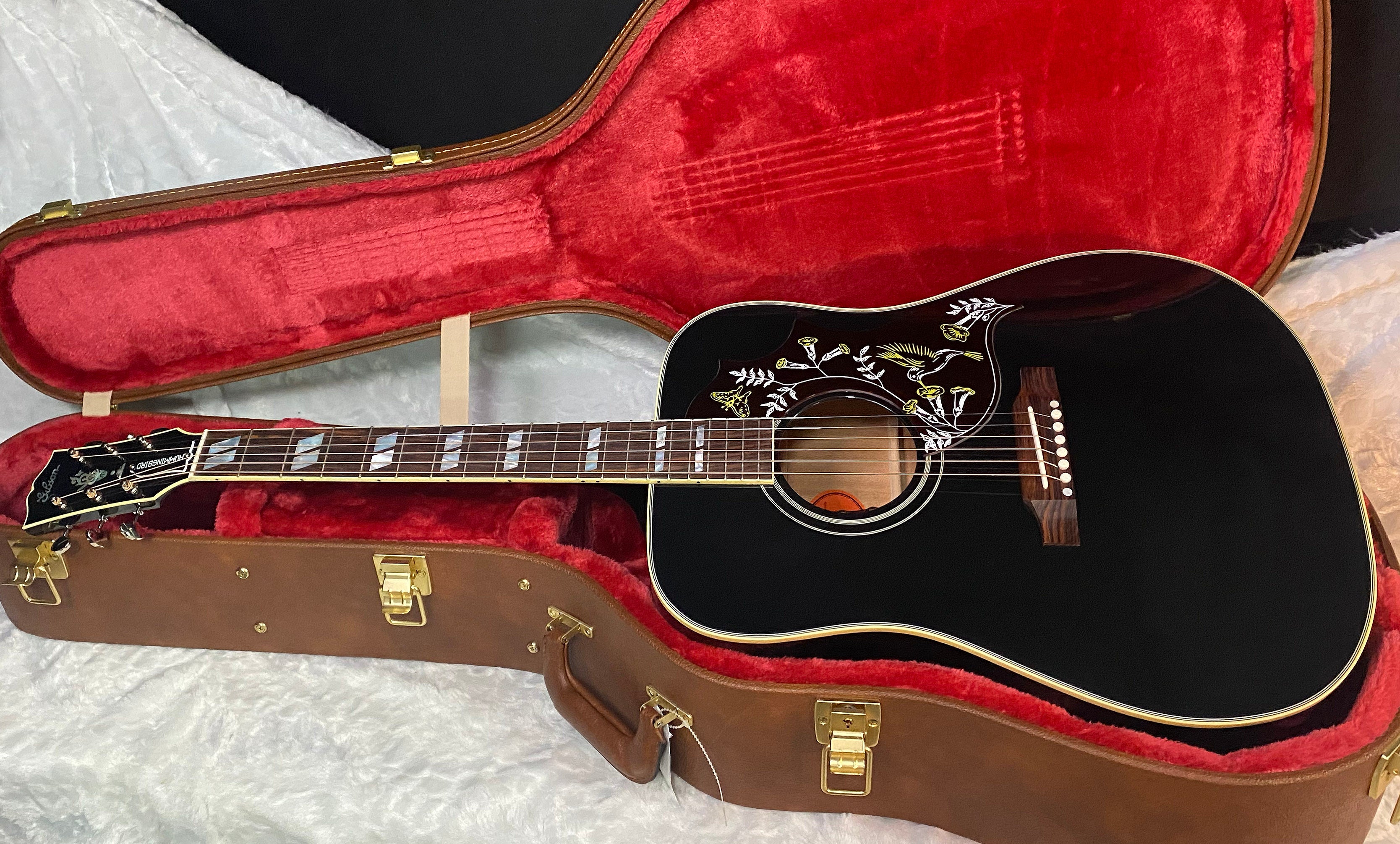 NEW! Gibson Acoustic Hummingbird Torch Acoustic-Electric Guitar - Ebony - 4.4 lbs - Authorized Dealer! G07196