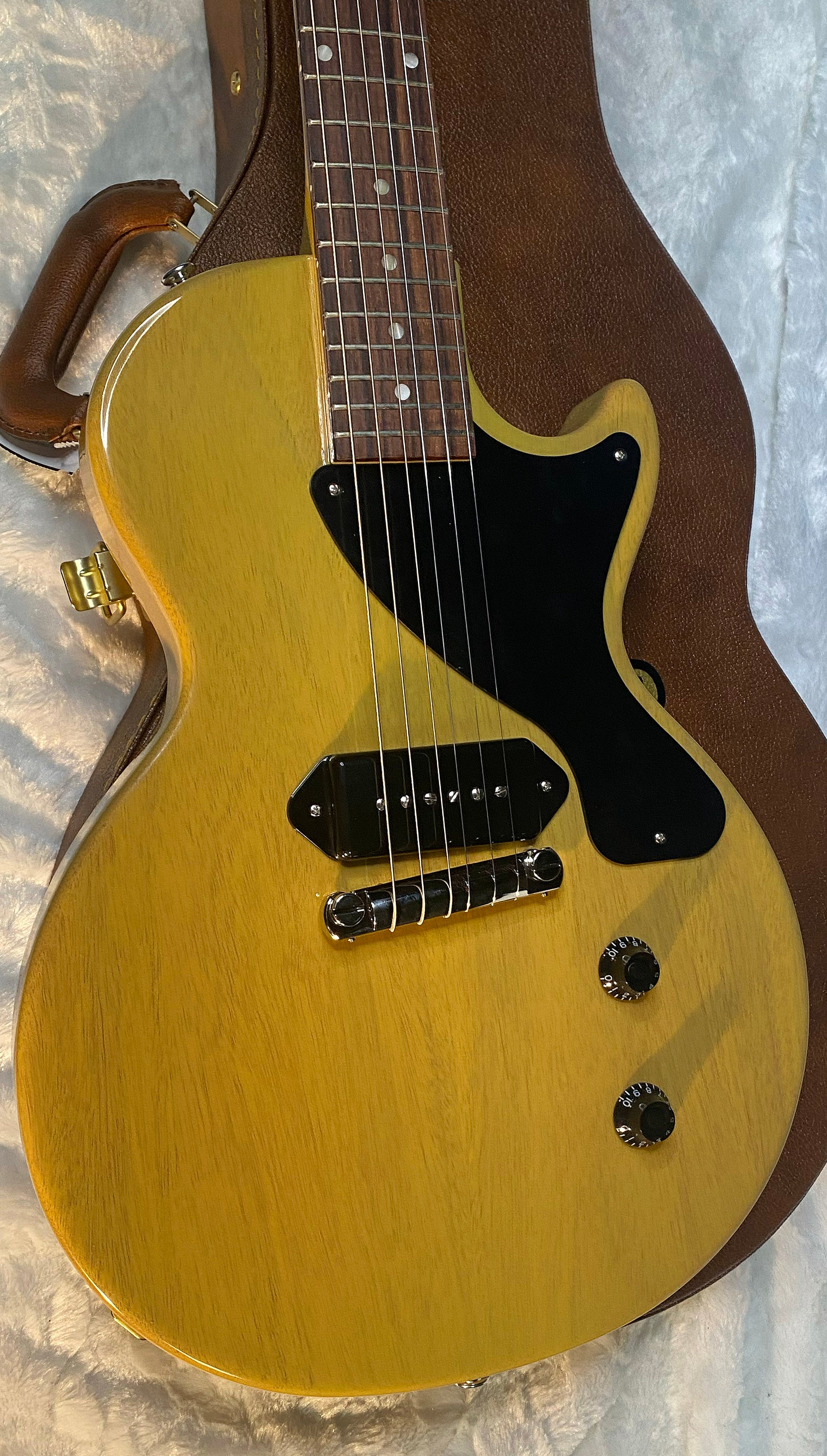 NEW! Gibson Les Paul Junior - TV Yellow - Hardshell Case - Authorized Dealer - 8.25 lbs - G06582