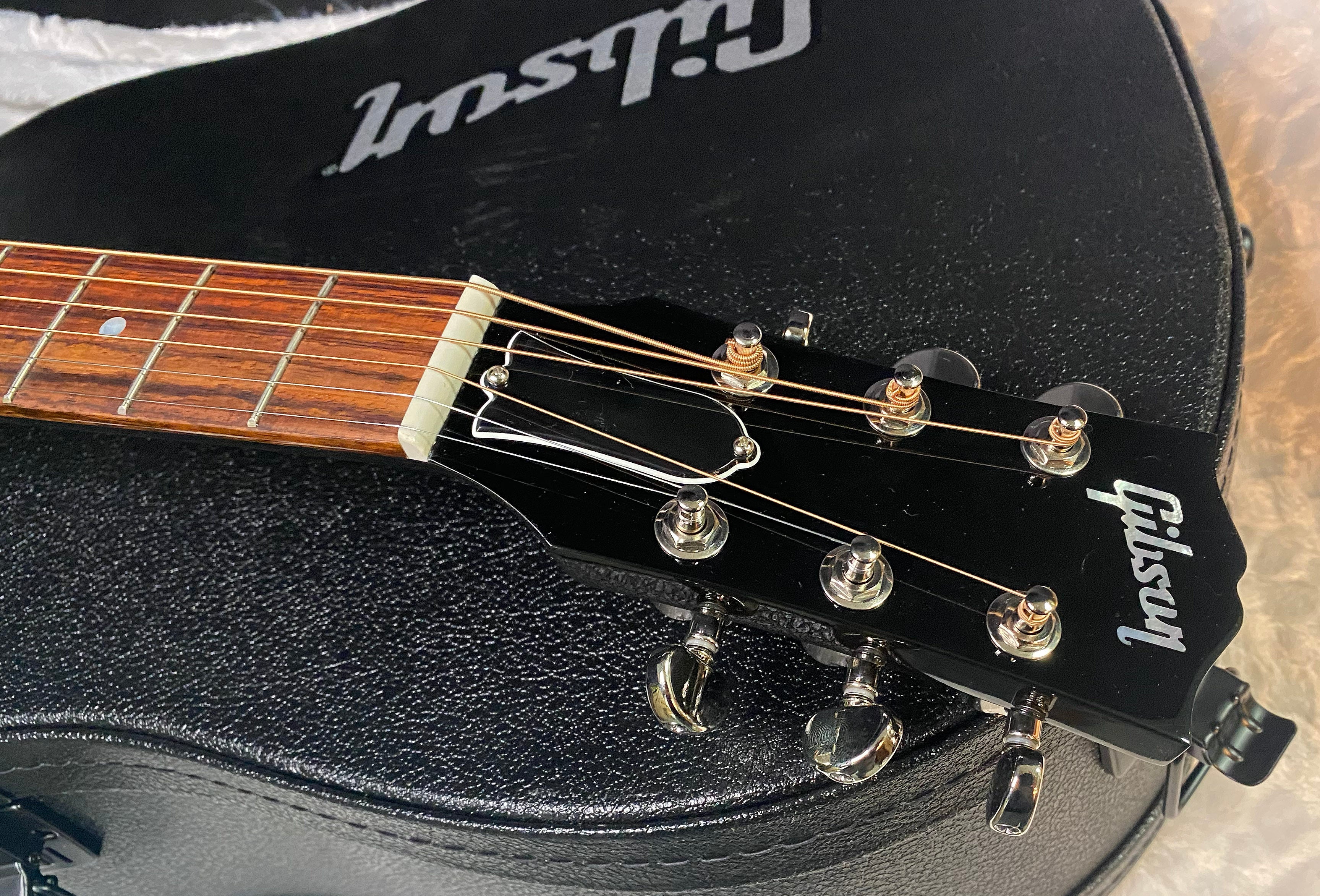 NEW! Gibson J-45 Standard Acoustic Electric Guitar - Vintage Sunburst - Authorized Dealer - 4.85lbs - G07204