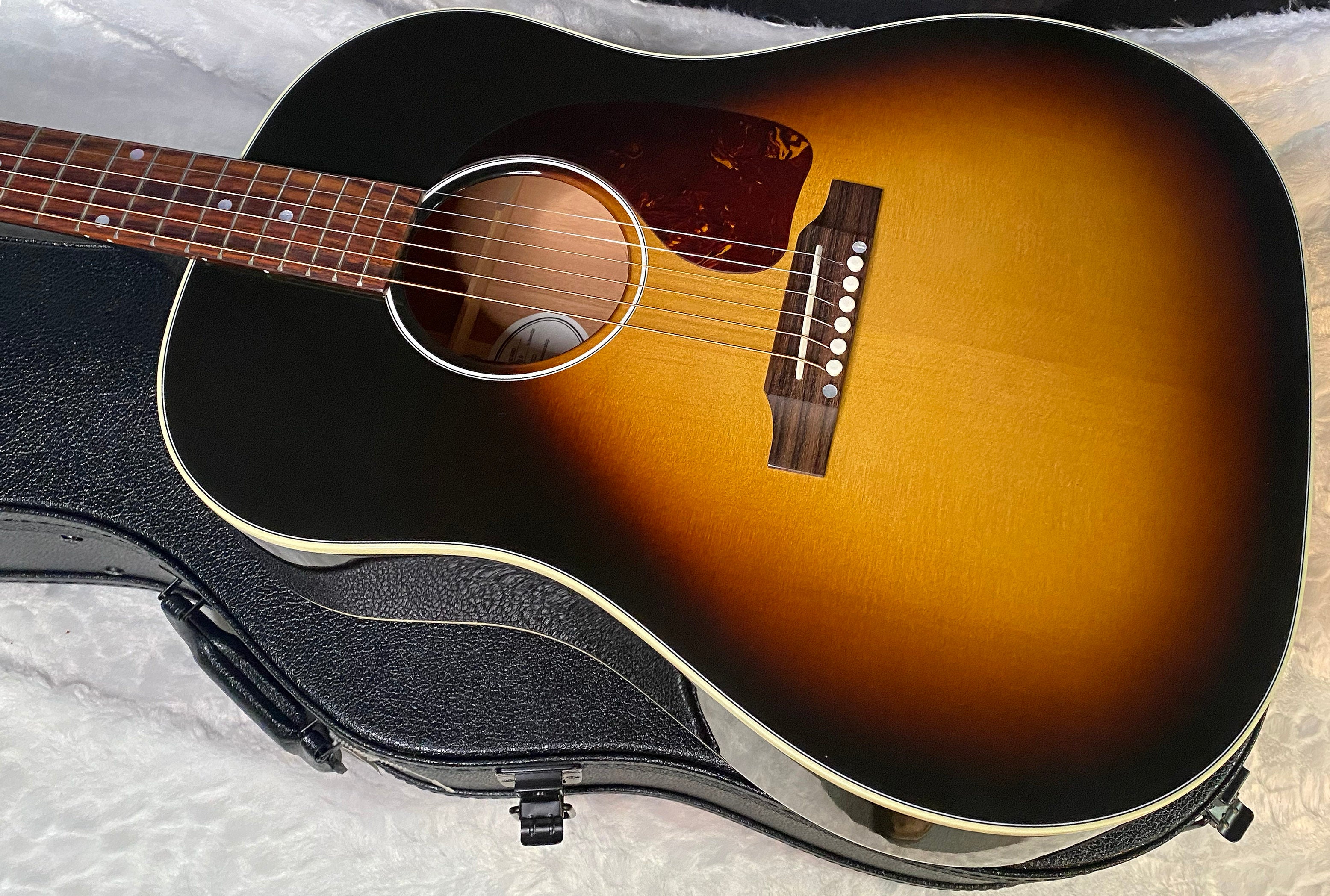 NEW! Gibson J-45 Standard Acoustic Electric Guitar - Vintage Sunburst - Authorized Dealer - 4.85lbs - G07204