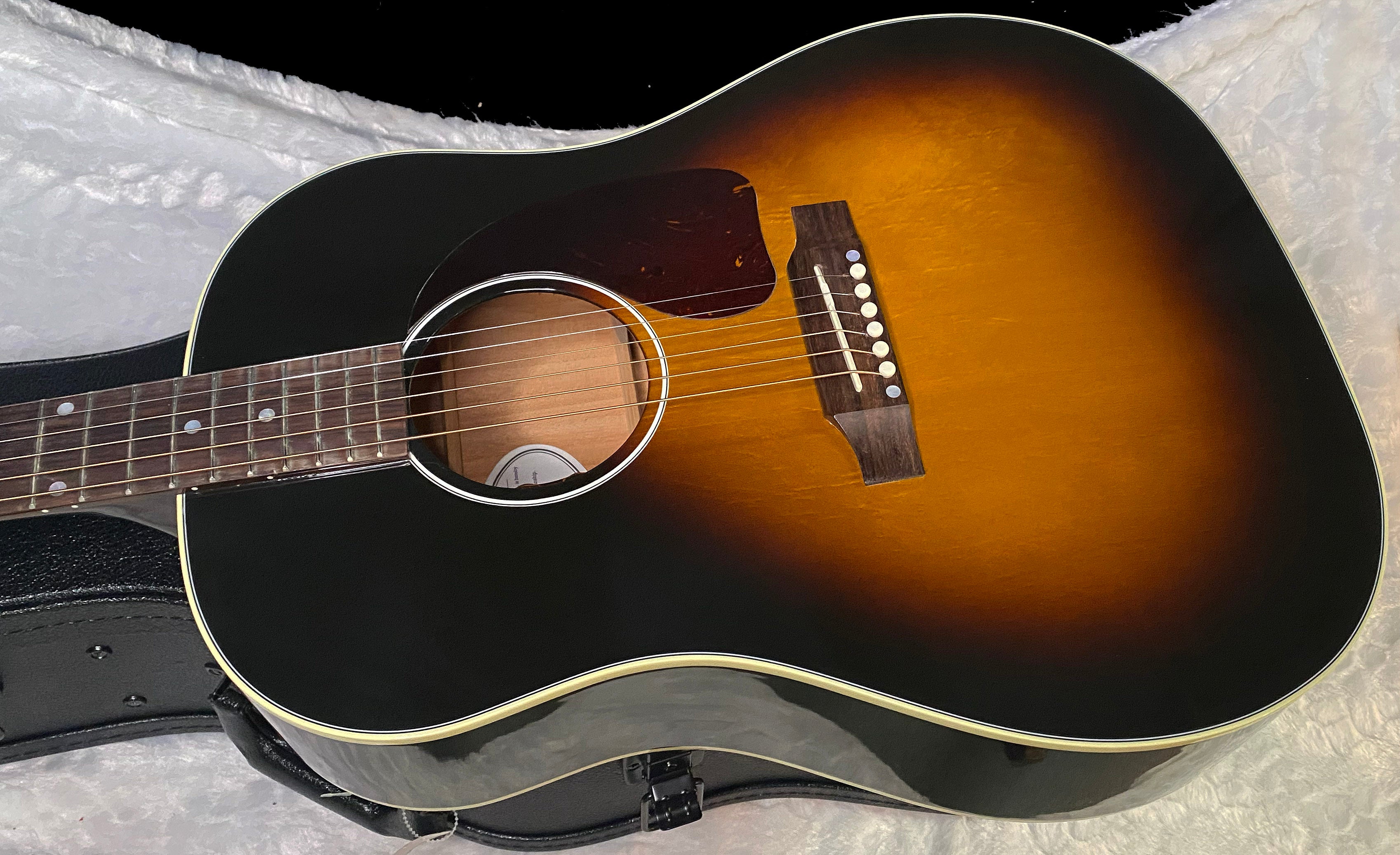 NEW! Gibson J-45 Standard Acoustic Electric Guitar - Vintage Sunburst - Authorized Dealer - 4.55lbs - G07188