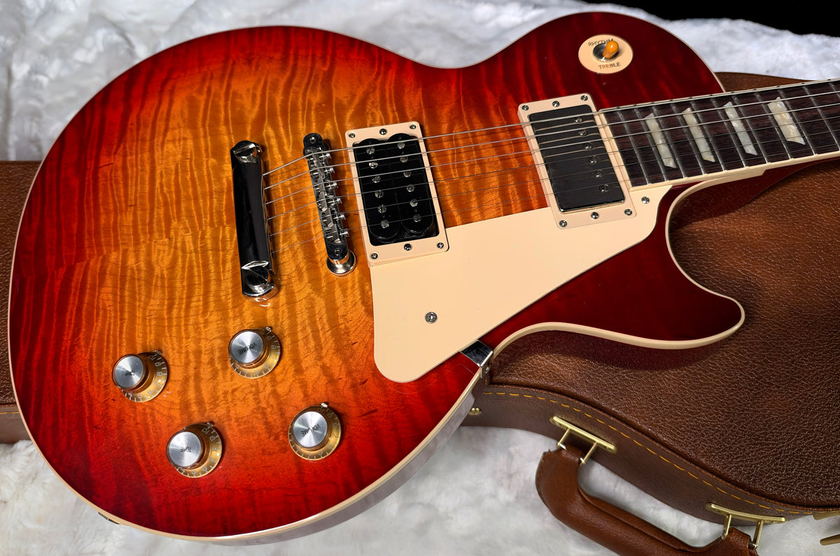 NEW ! Gibson Les Paul Standard '60s - AAA Flame - Factory Sunburst (custom shop finish) - Bizarre Guitar Limited Edition - Only 8.8lbs - Authorized Dealer - G7948