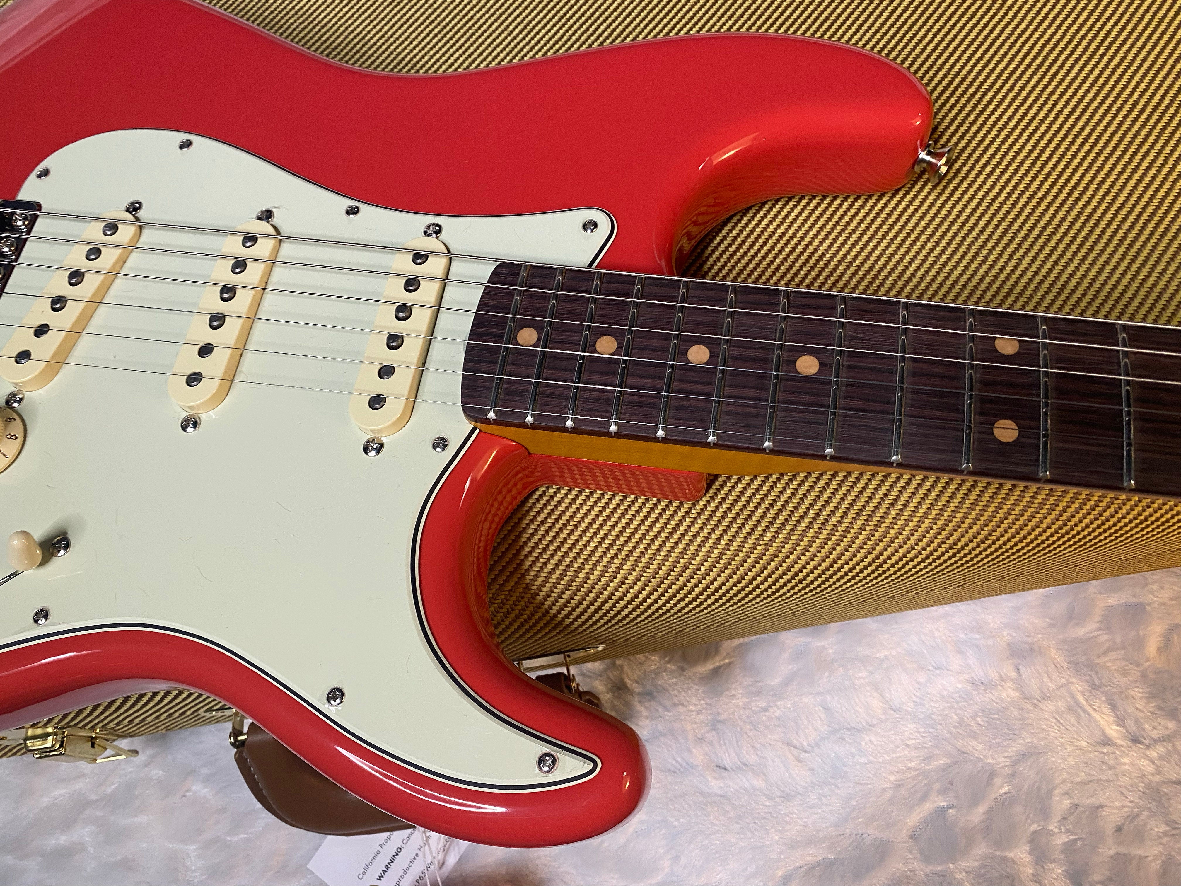 NEW! Fender Limited Edition American Vintage II 1961 Stratocaster - Fiesta Red - FSR Fender Special Run - 7.9lbs - Authorized Dealer - G05776